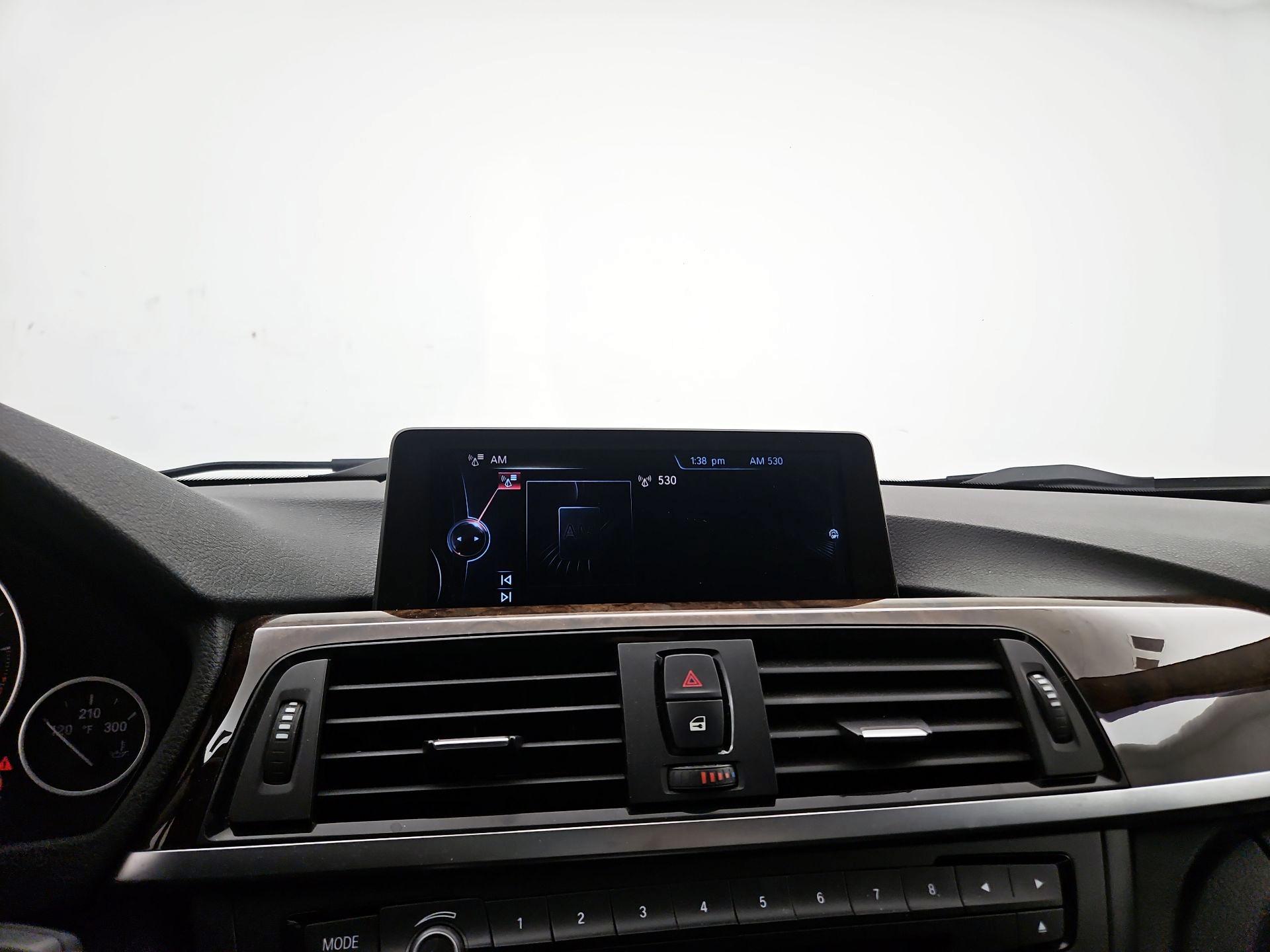 Thumbnail: 2015 BMW 3 Series - 15