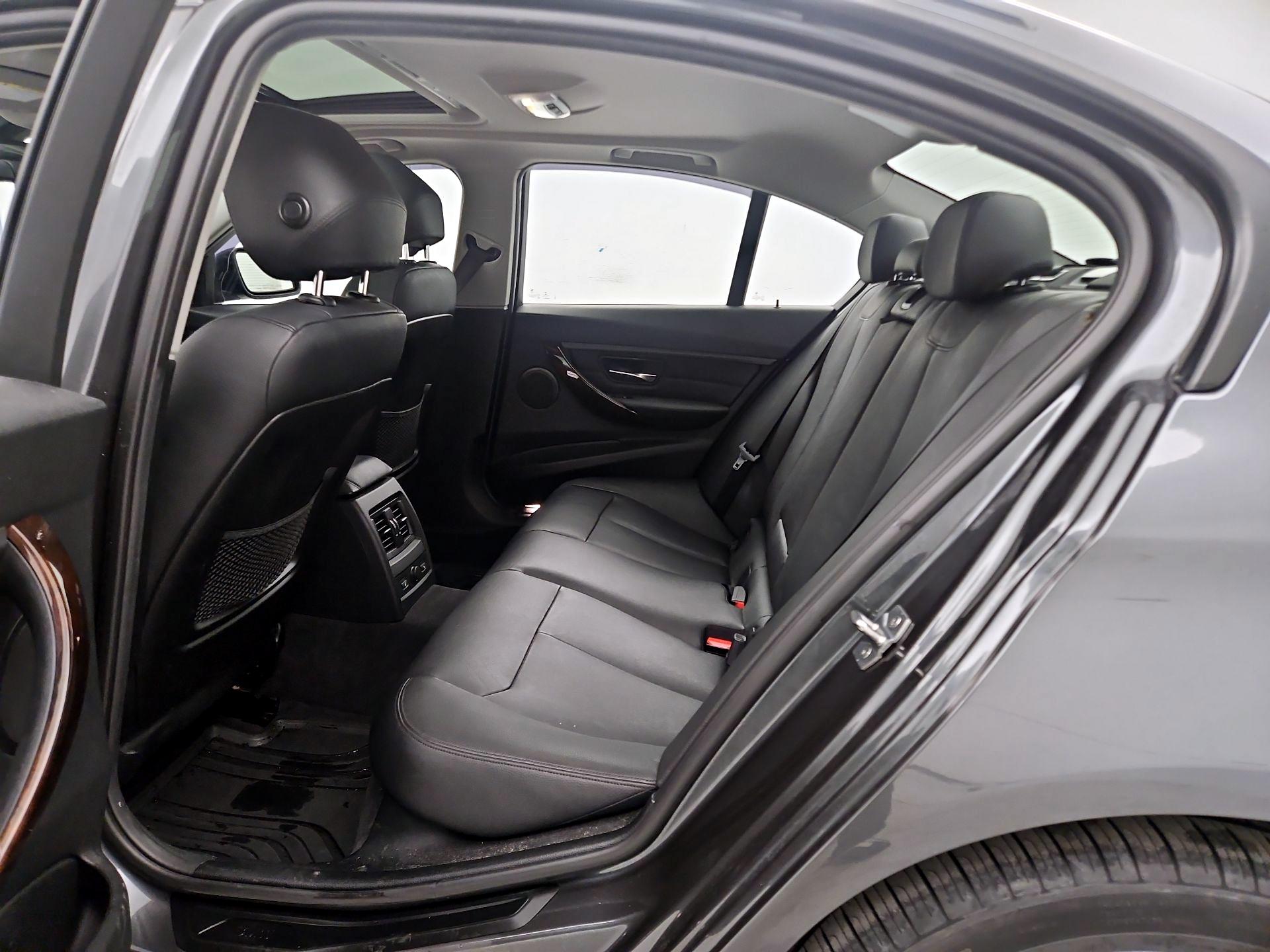 Thumbnail: 2015 BMW 3 Series - 19