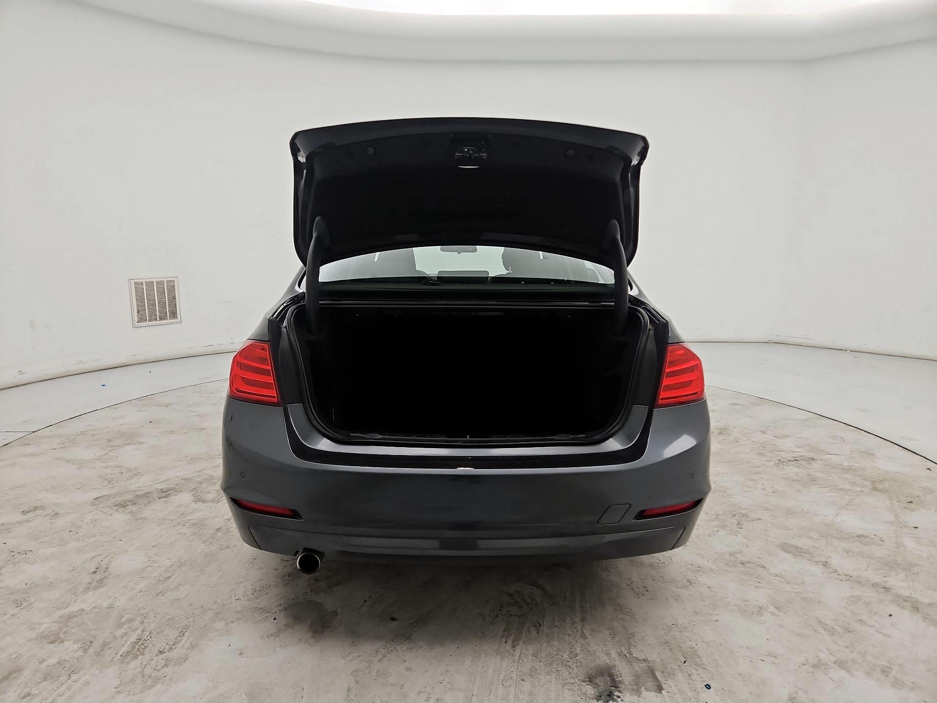 Thumbnail: 2015 BMW 3 Series - 20