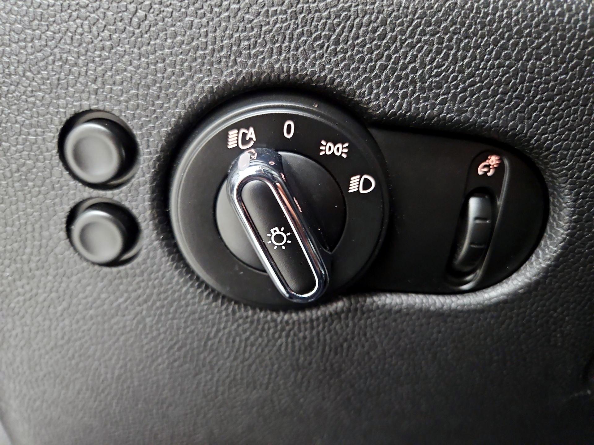 Thumbnail: 2019 MINI Cooper Hardtop - 13