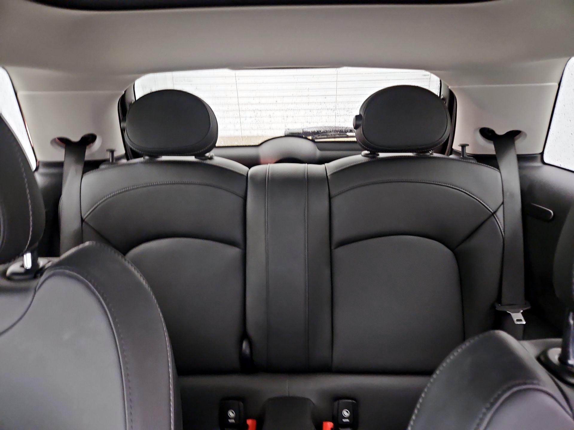 Thumbnail: 2019 MINI Cooper Hardtop - 20