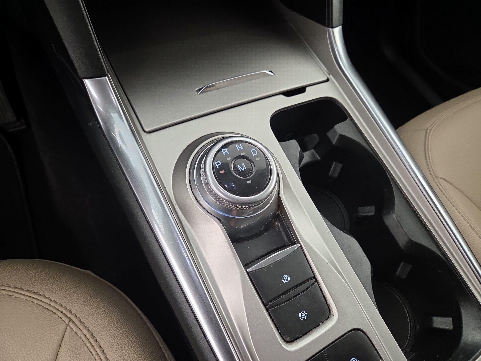 Thumbnail: 2020 Ford Explorer - 17