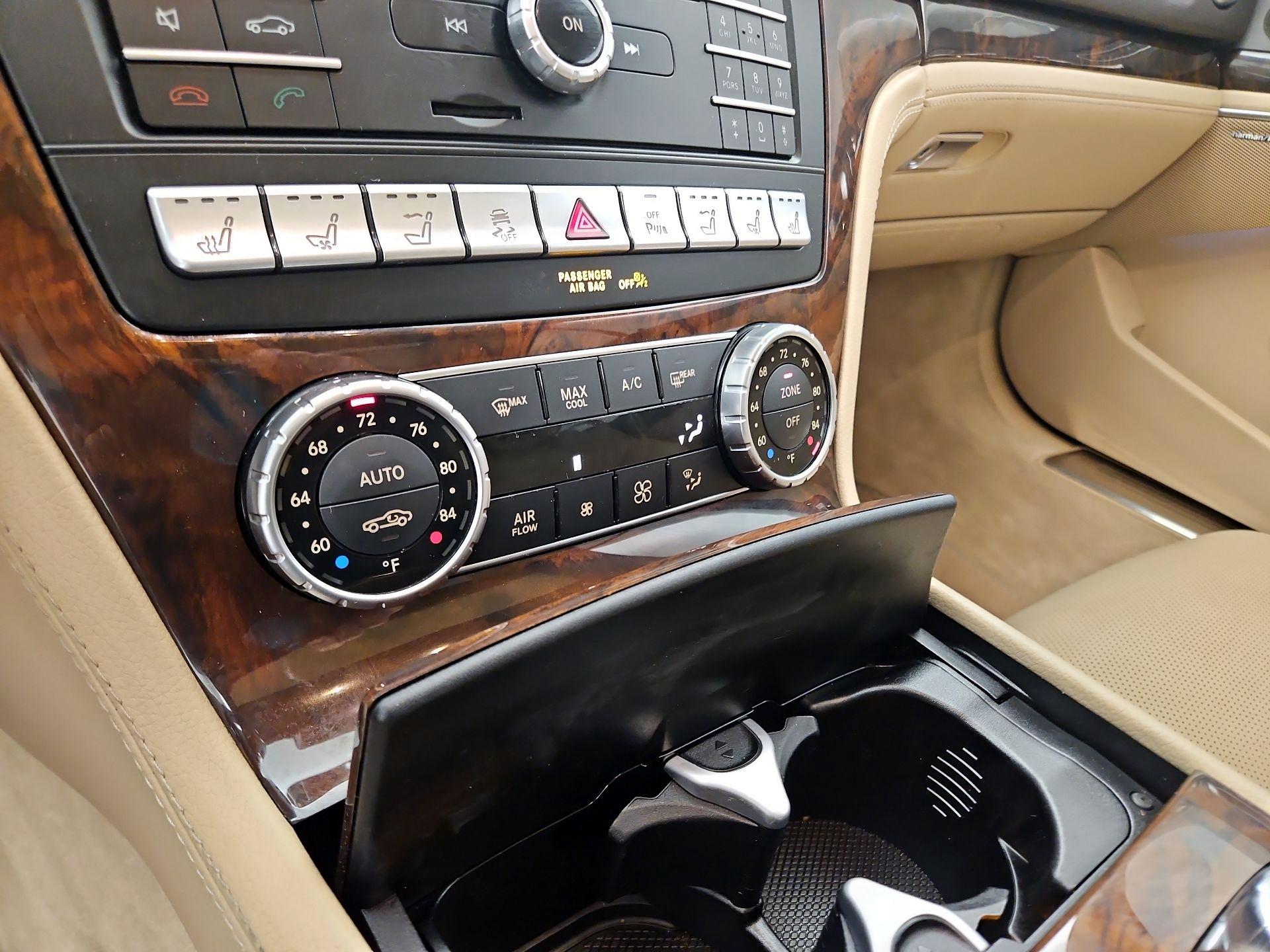 Thumbnail: 2017 Mercedes-Benz SL-Class - 16