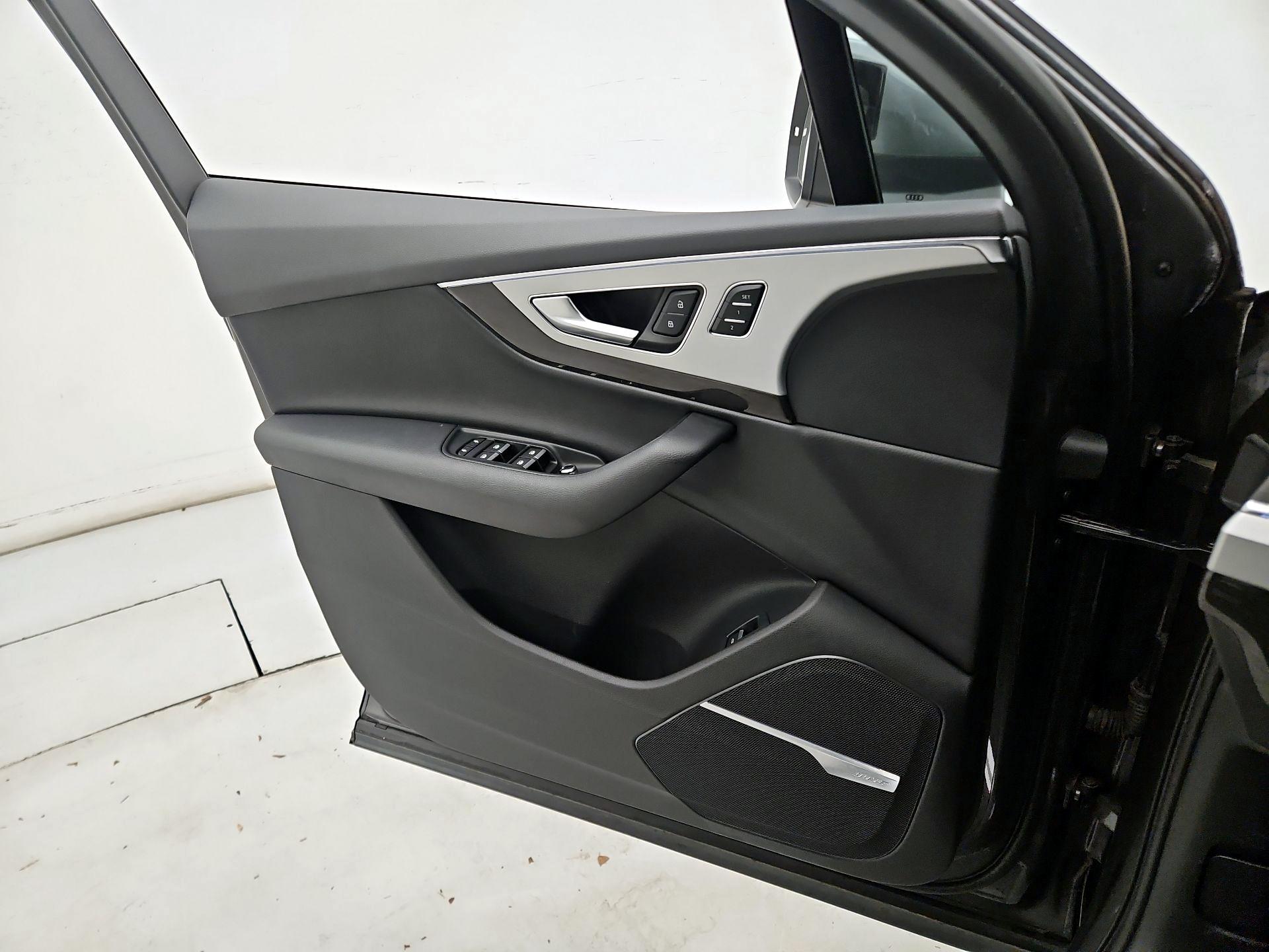 Thumbnail: 2019 Audi Q7 - 12