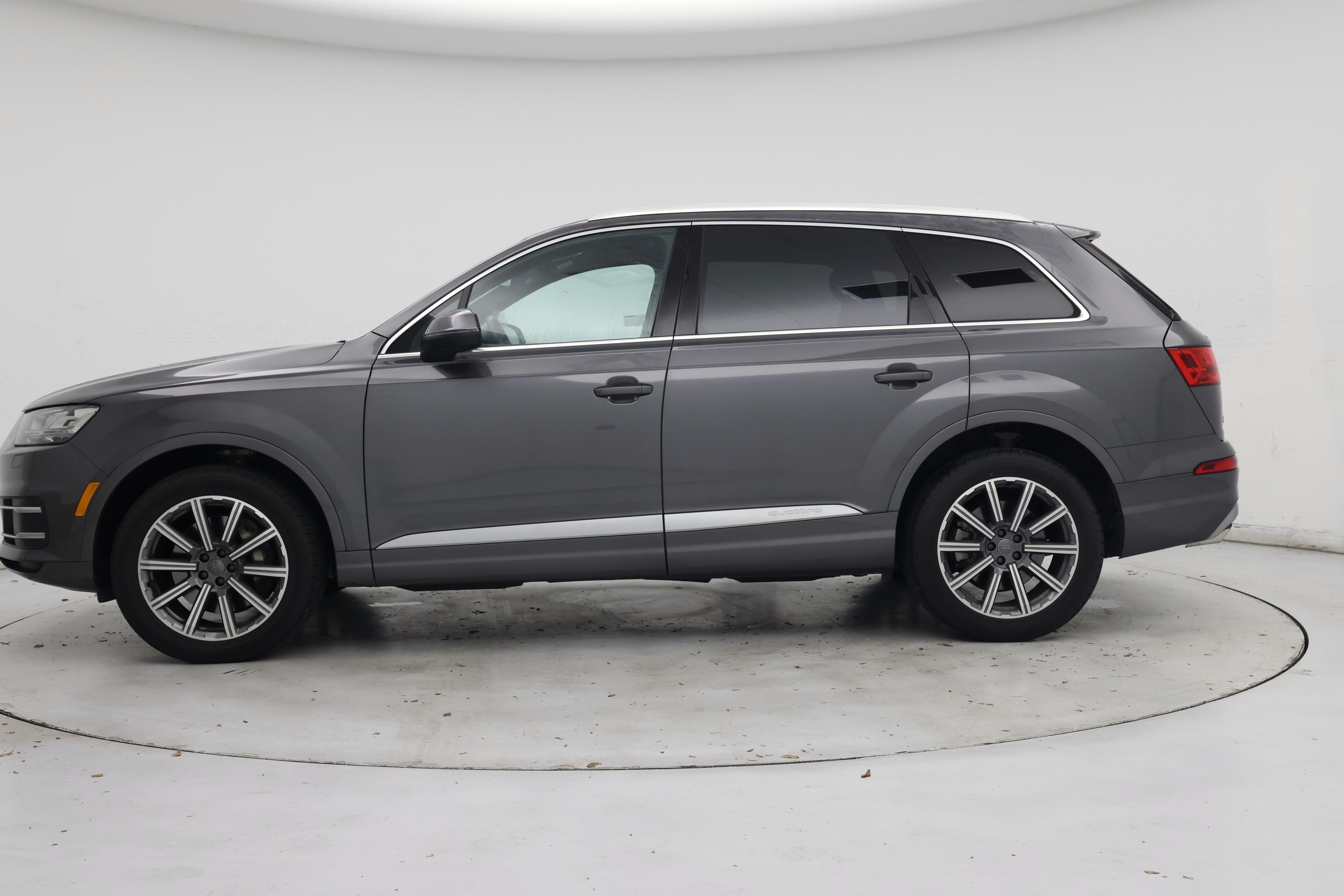 Thumbnail: 2019 Audi Q7 - 3