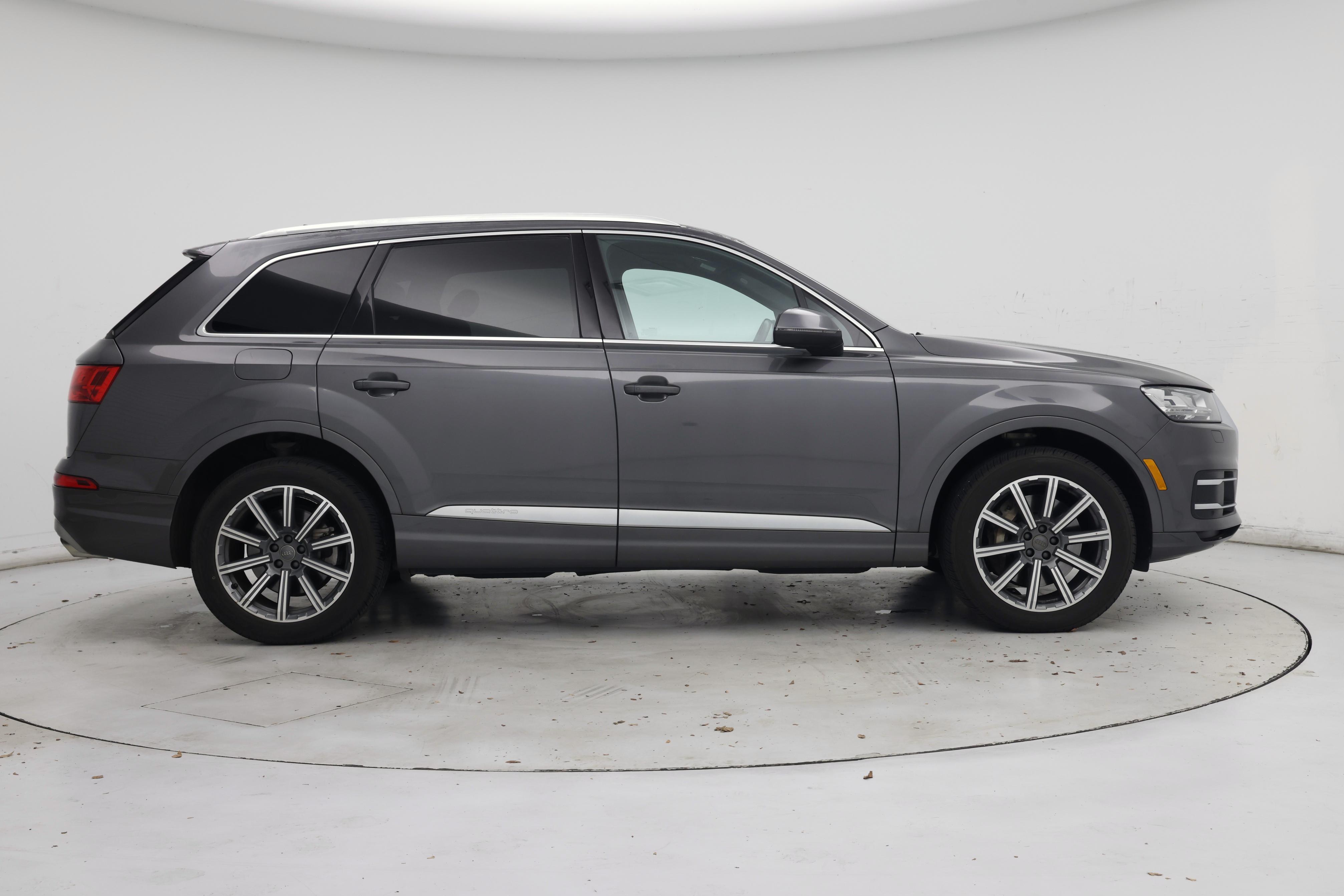 Thumbnail: 2019 Audi Q7 - 7