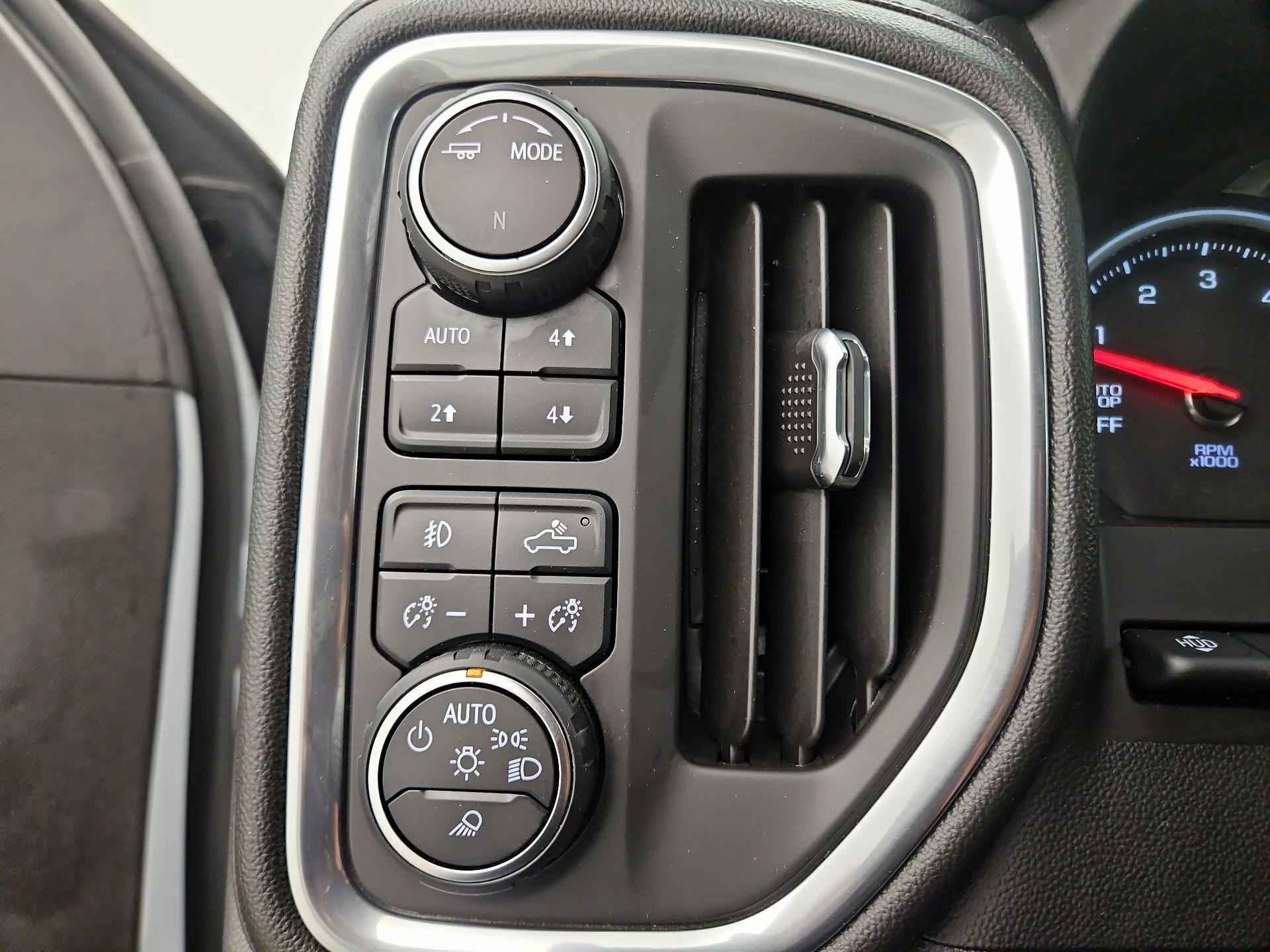 Thumbnail: 2020 Chevrolet Silverado 1500 - 13