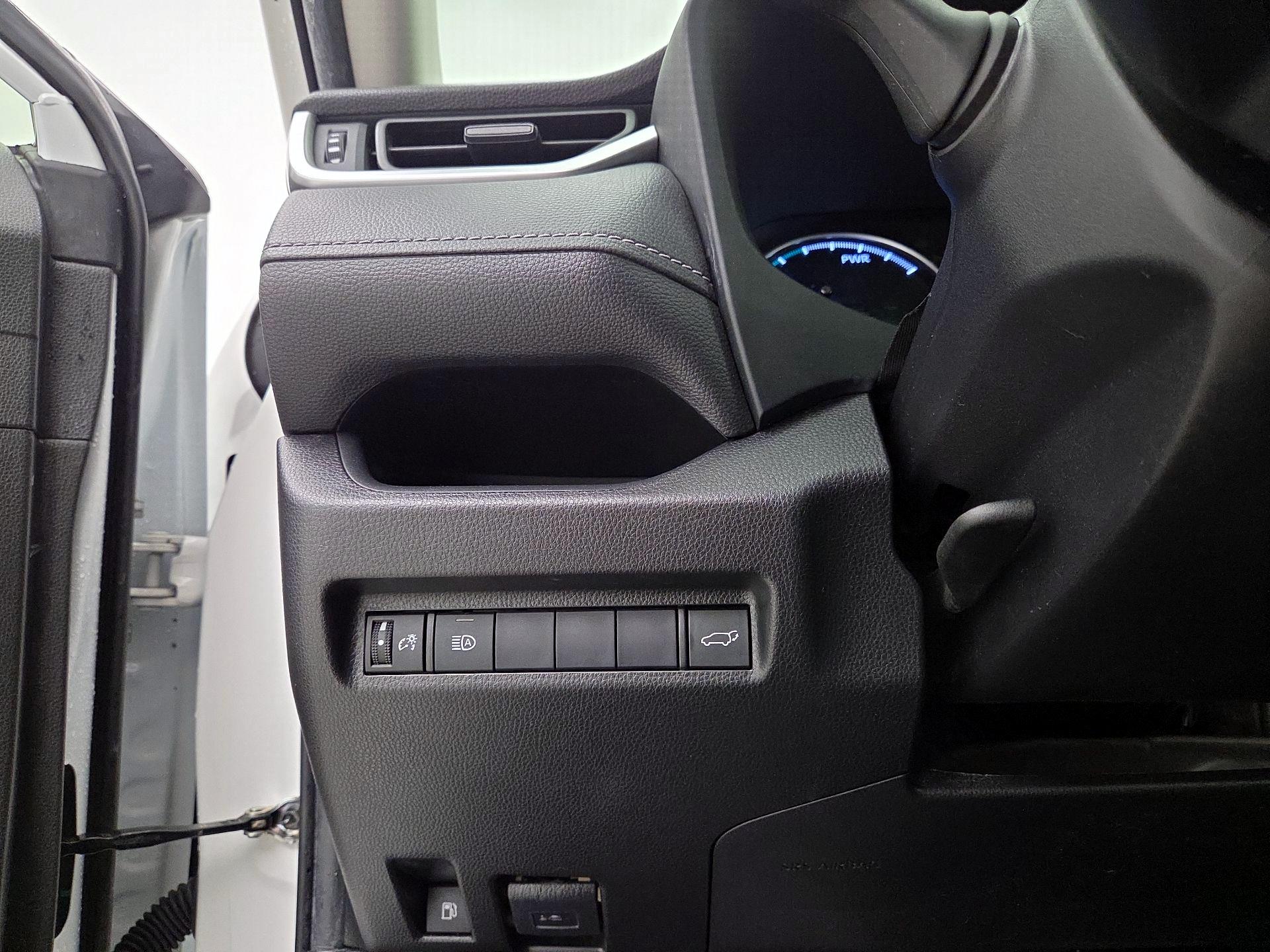 Thumbnail: 2021 Toyota RAV4 - 13