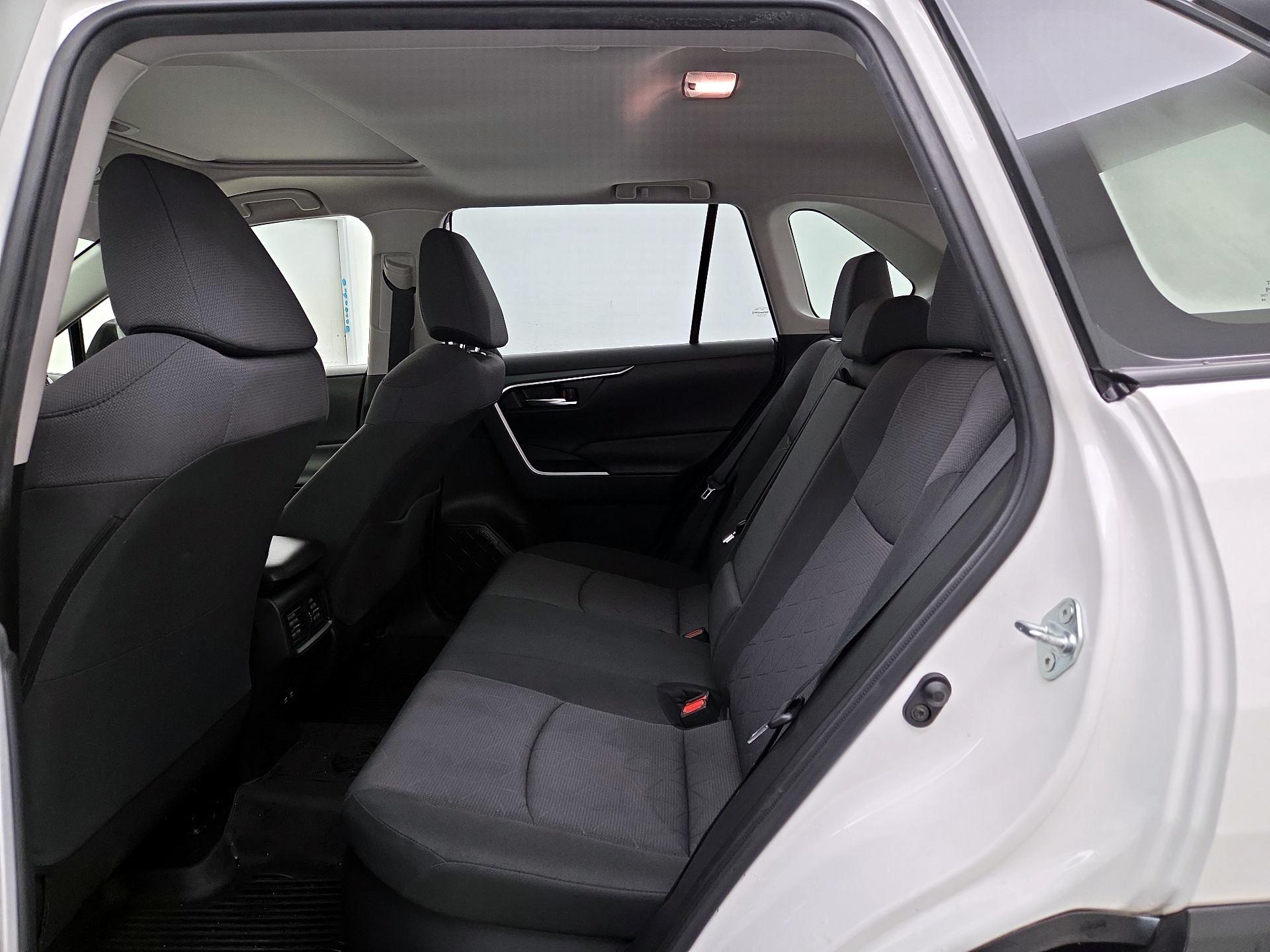 Thumbnail: 2021 Toyota RAV4 - 20