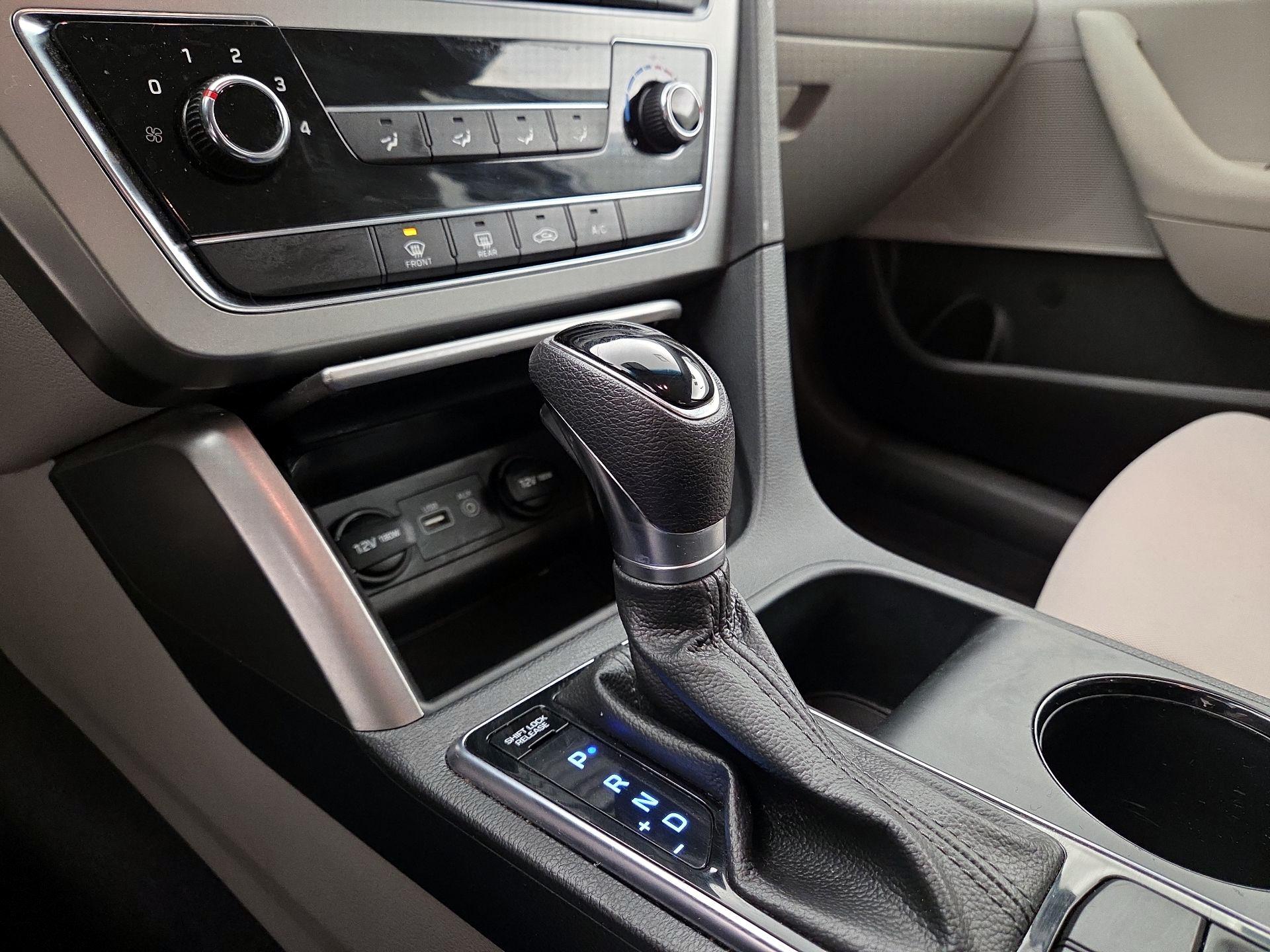 Thumbnail: 2017 Hyundai Sonata - 17