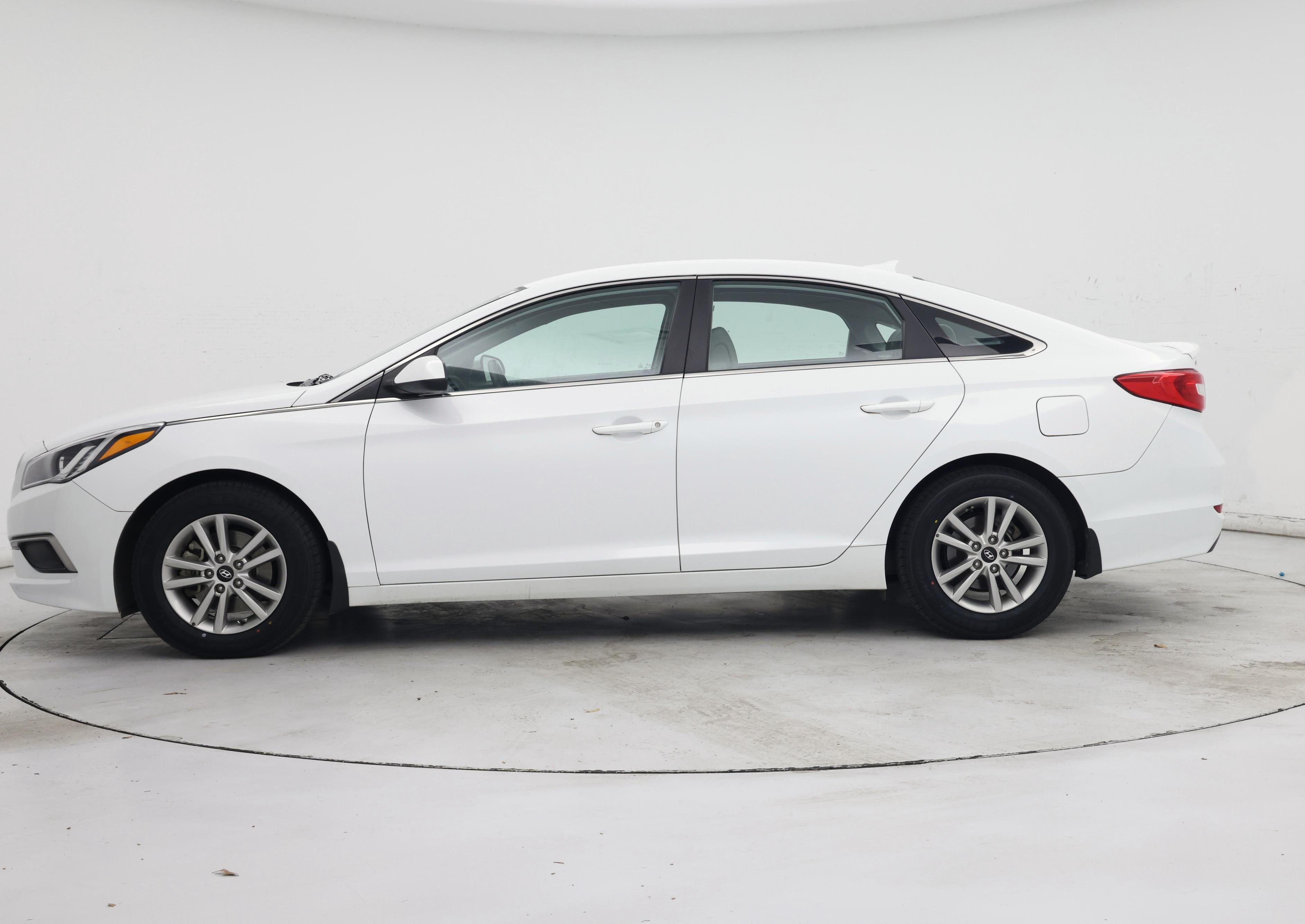 Thumbnail: 2017 Hyundai Sonata - 3