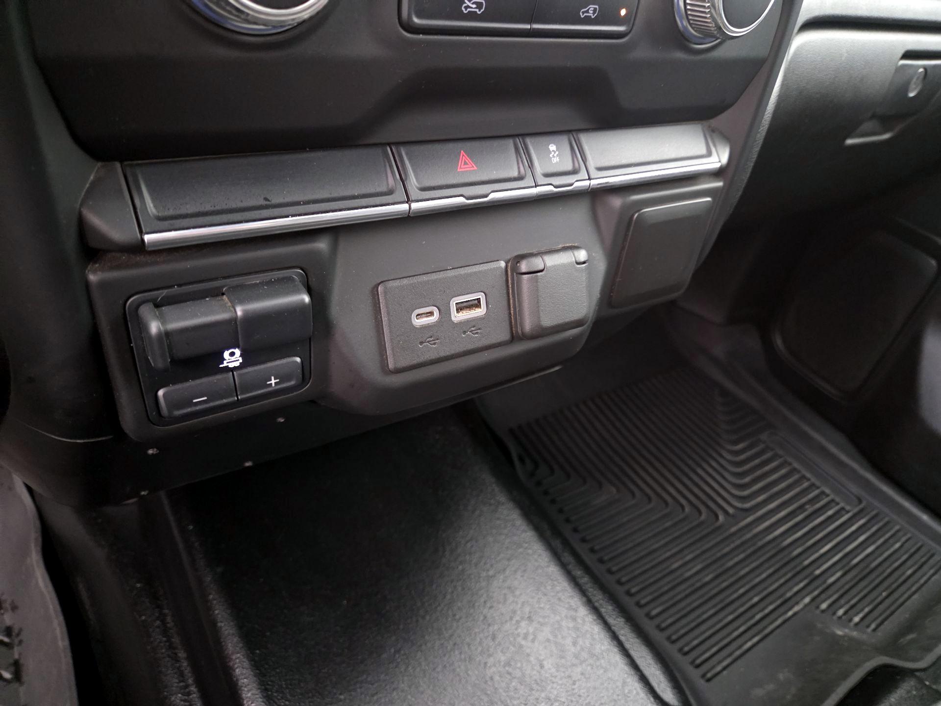 Thumbnail: 2021 GMC Sierra 2500 - 18