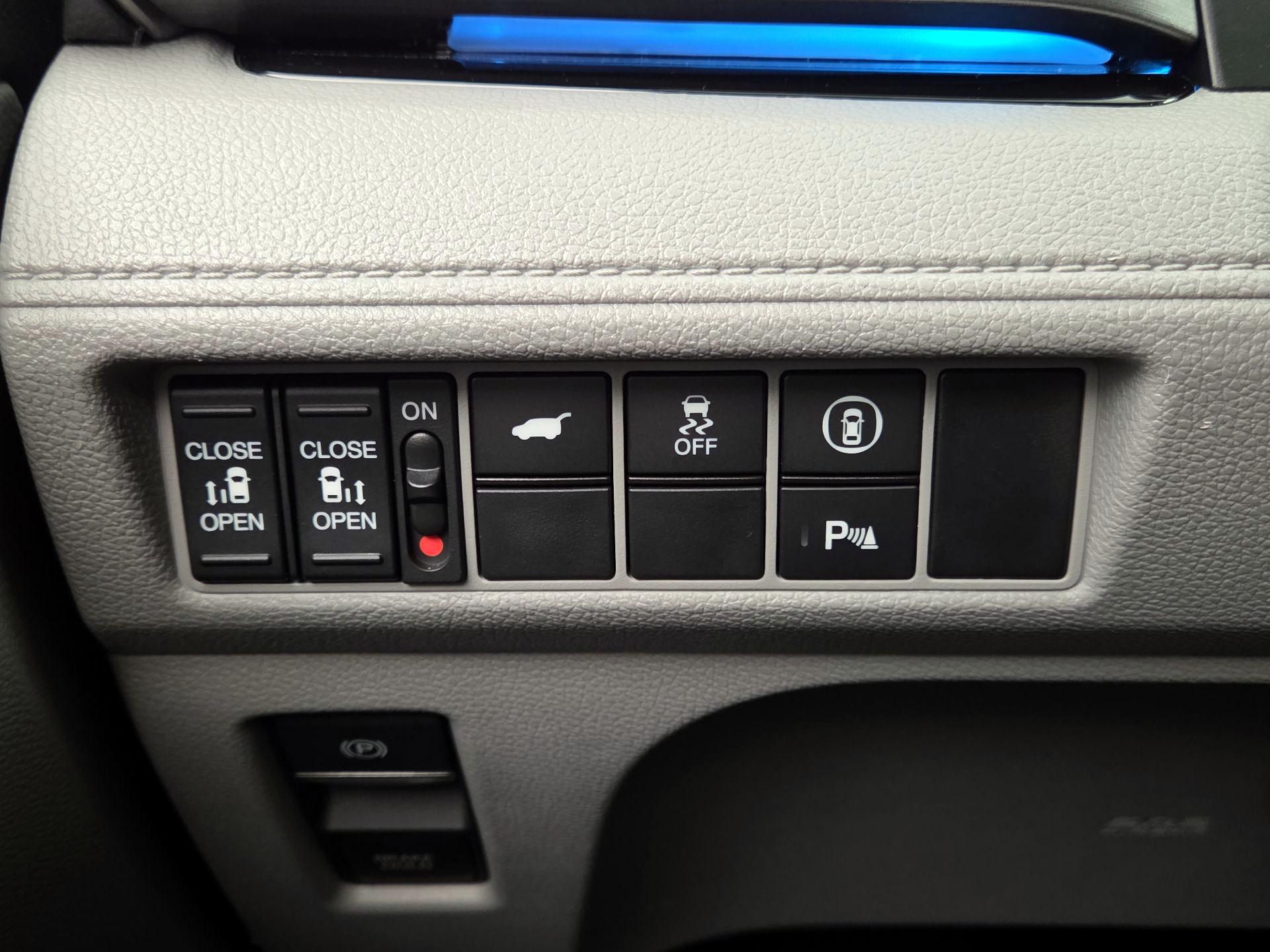 Thumbnail: 2022 Honda Odyssey - 13