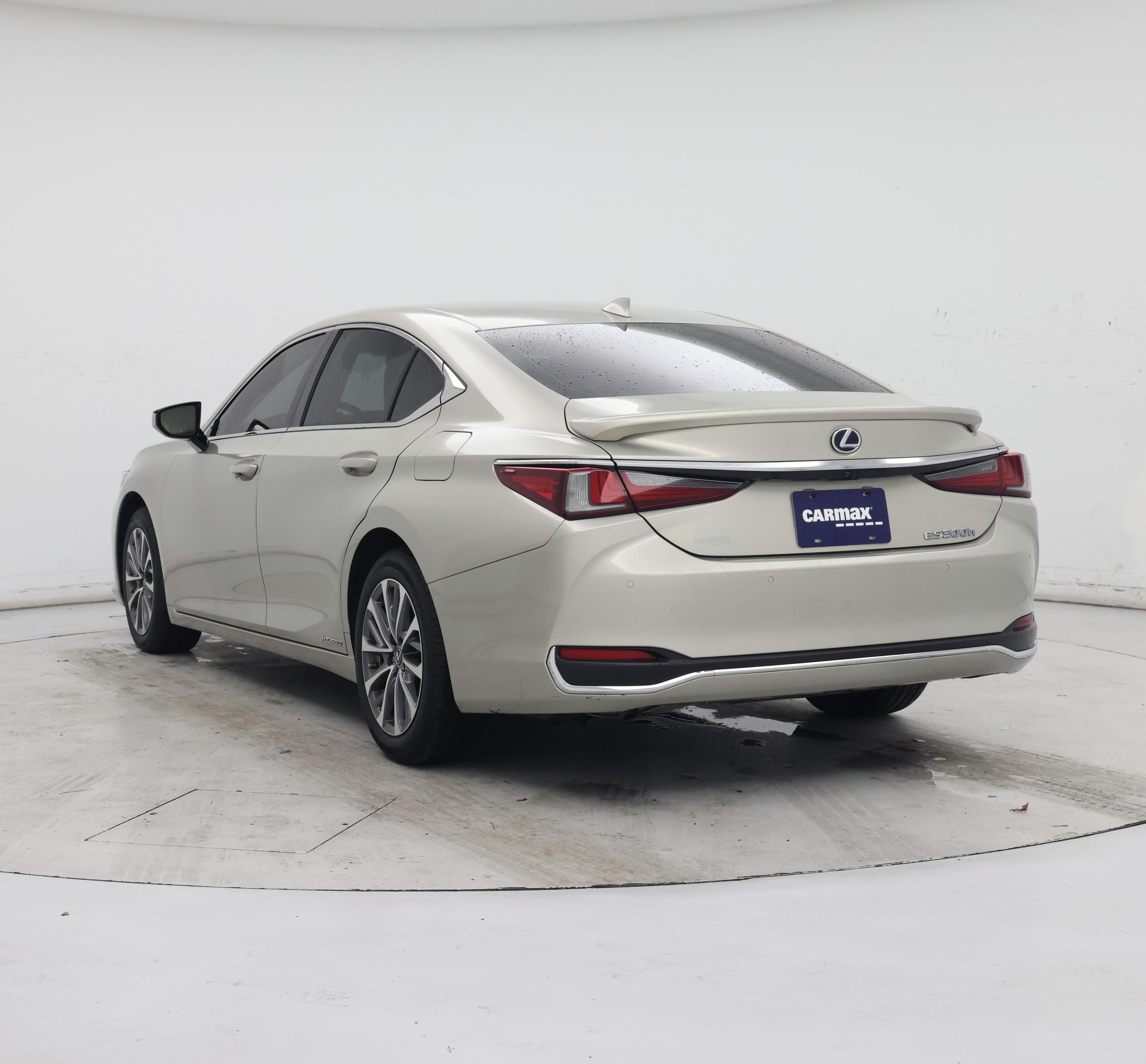 Thumbnail: 2022 Lexus ES - 2