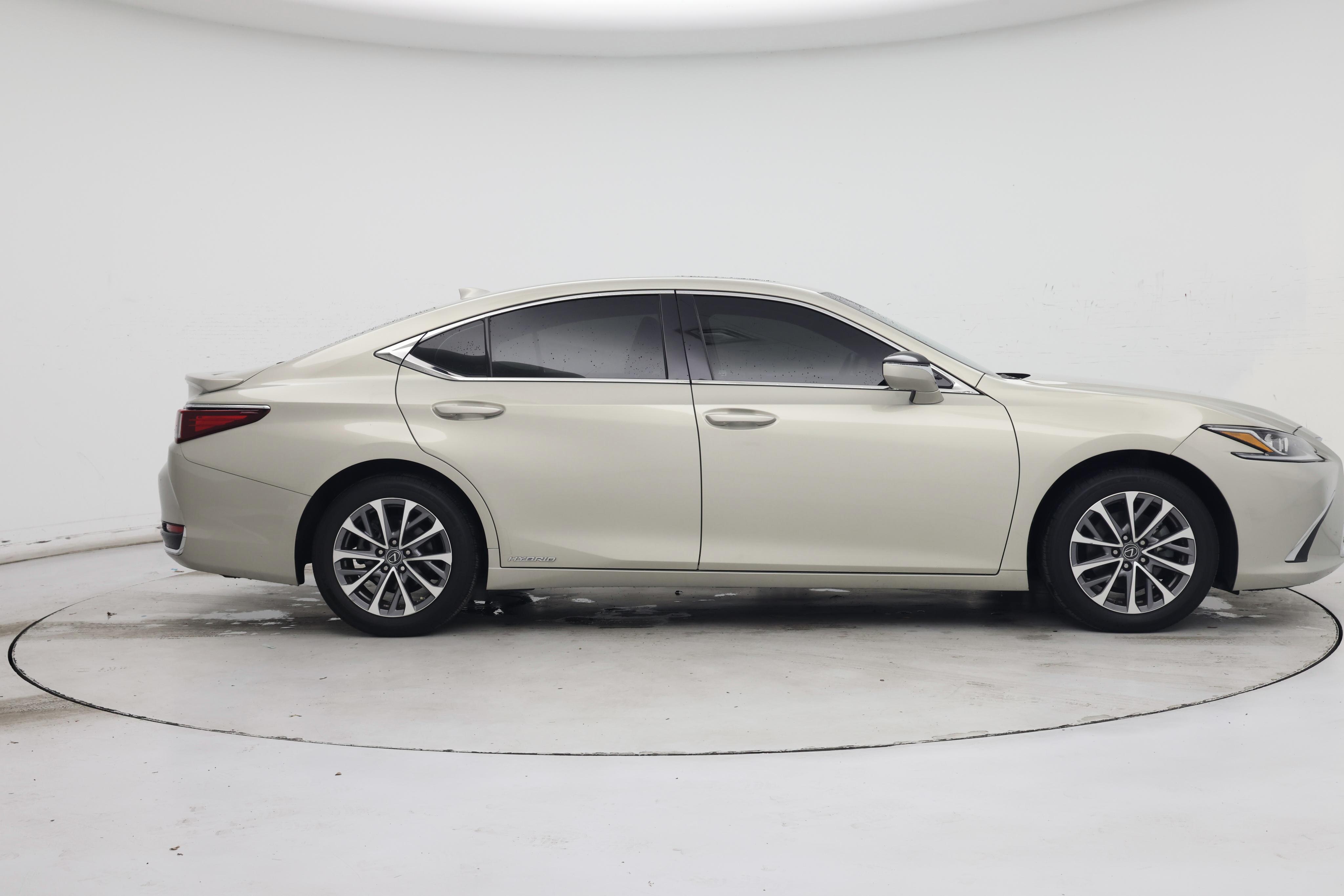 Thumbnail: 2022 Lexus ES - 7