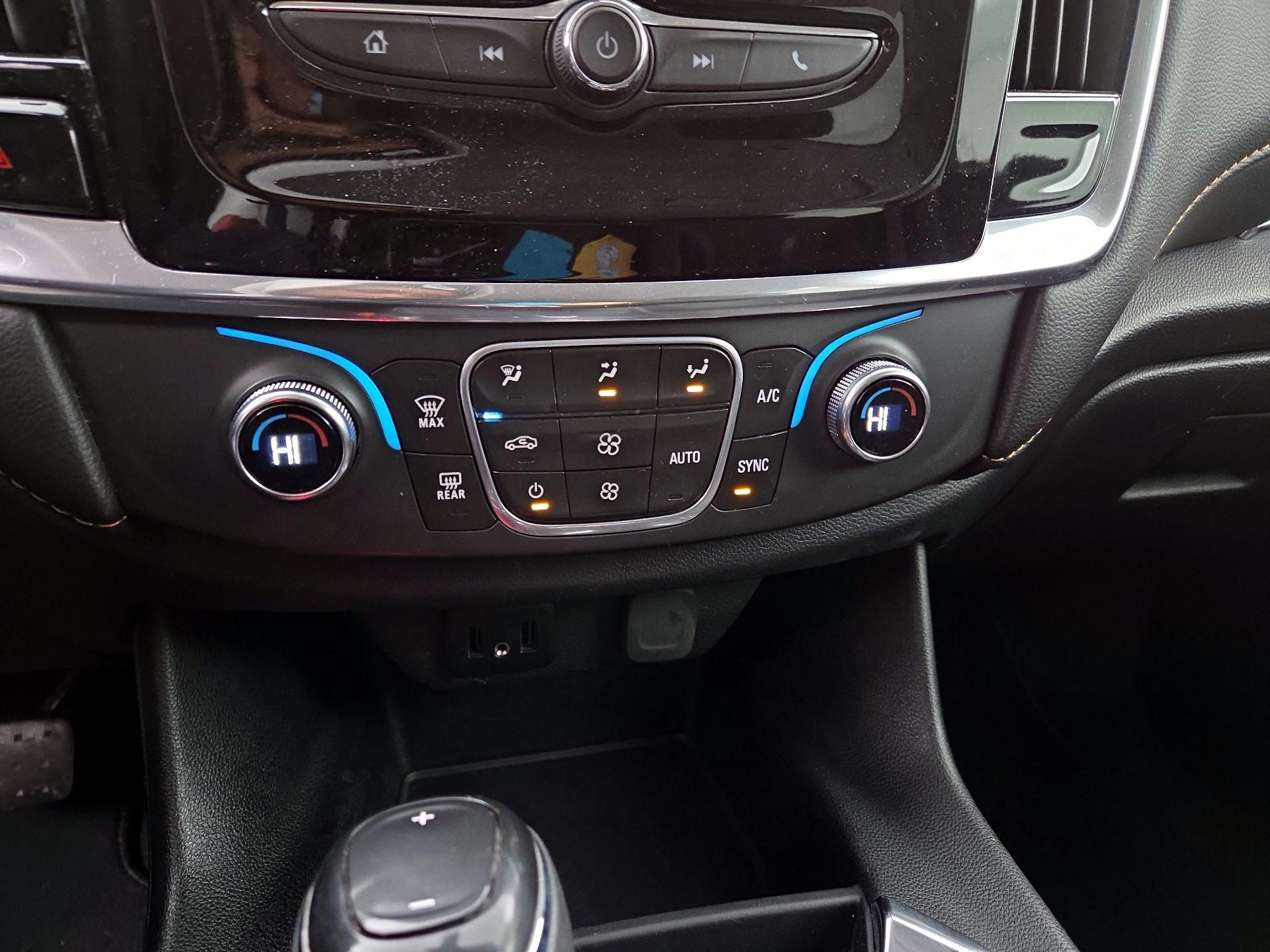 Thumbnail: 2020 Chevrolet Traverse - 16