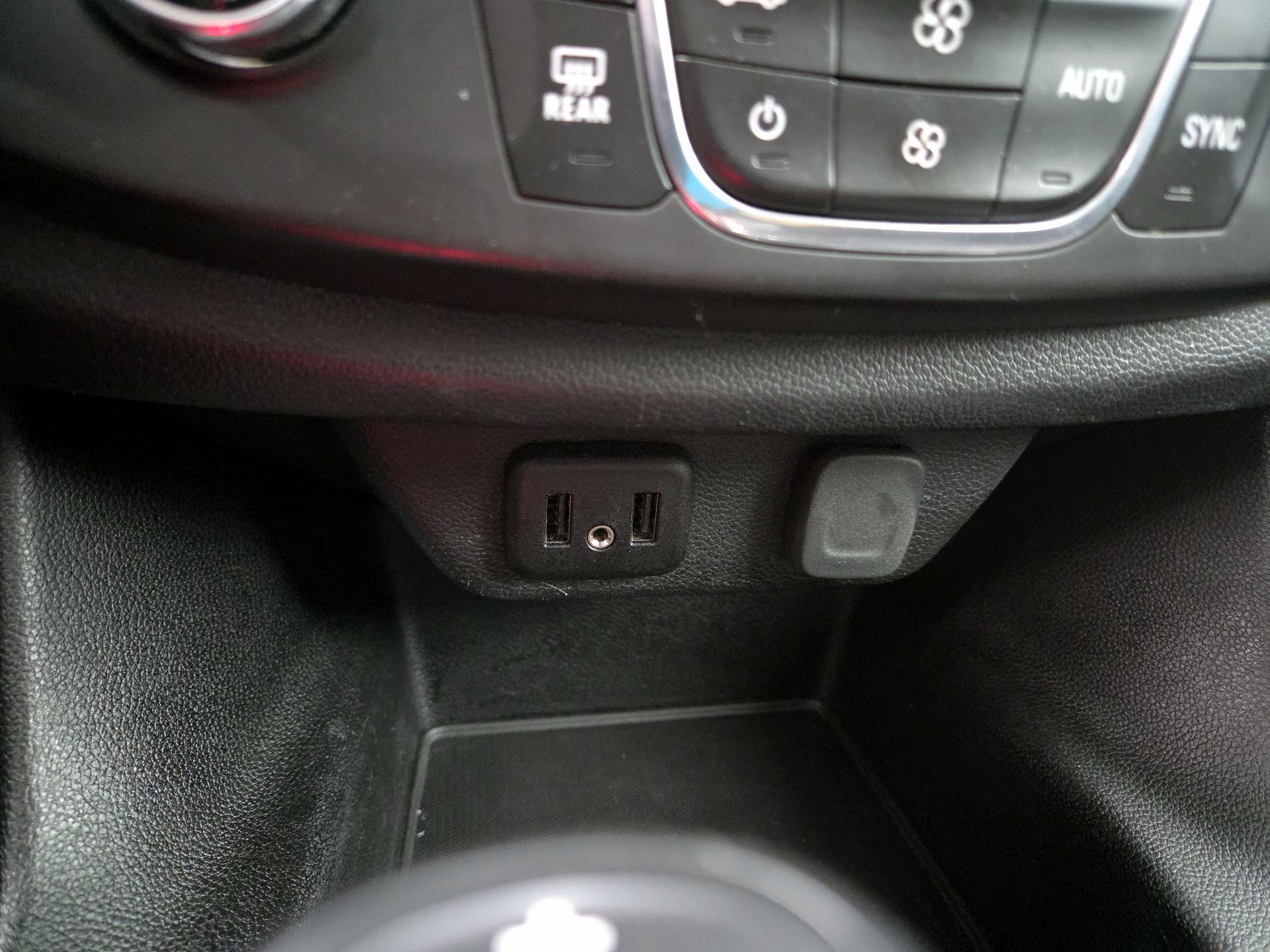 Thumbnail: 2020 Chevrolet Traverse - 18