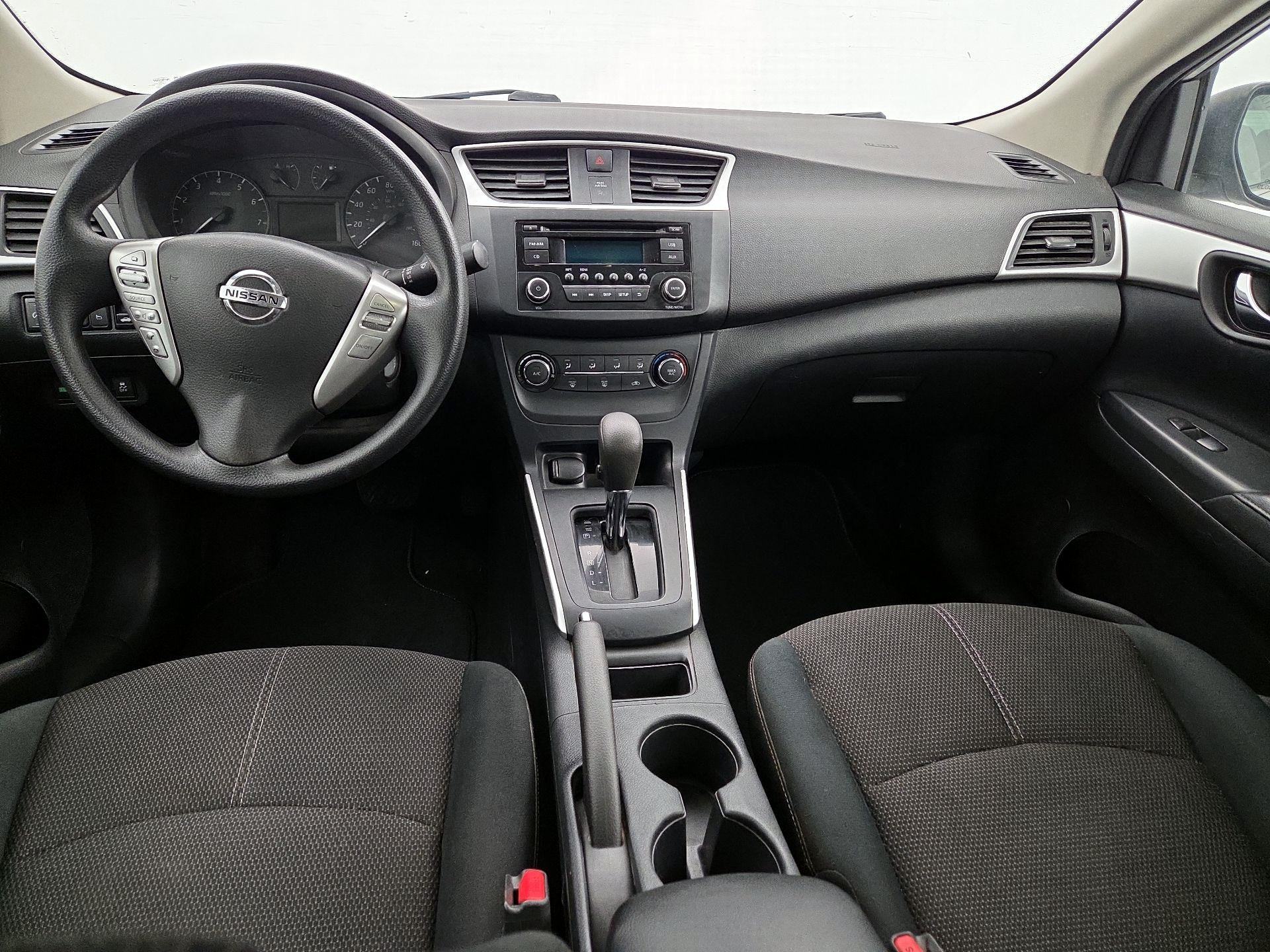 Thumbnail: 2016 Nissan Sentra - 9