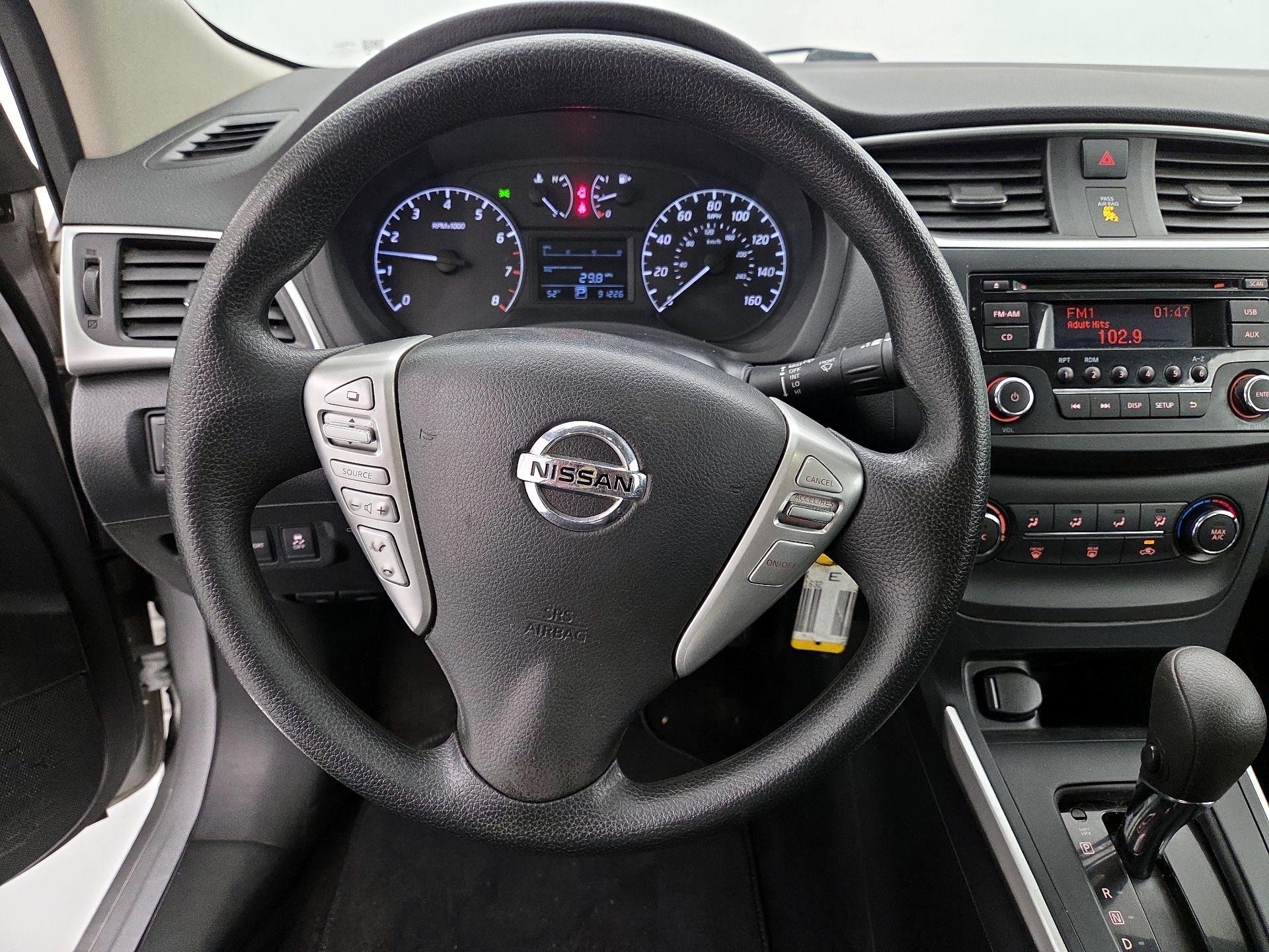 Thumbnail: 2016 Nissan Sentra - 10