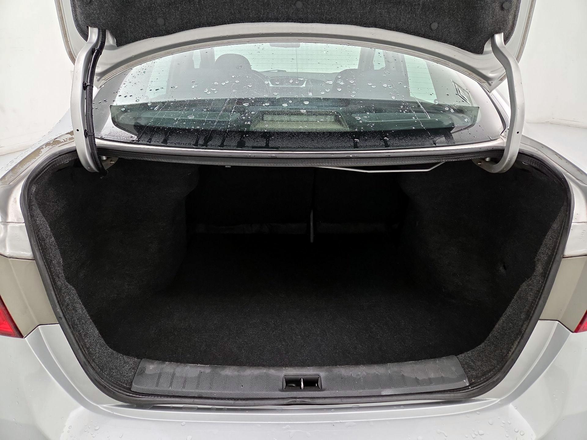 Thumbnail: 2016 Nissan Sentra - 18