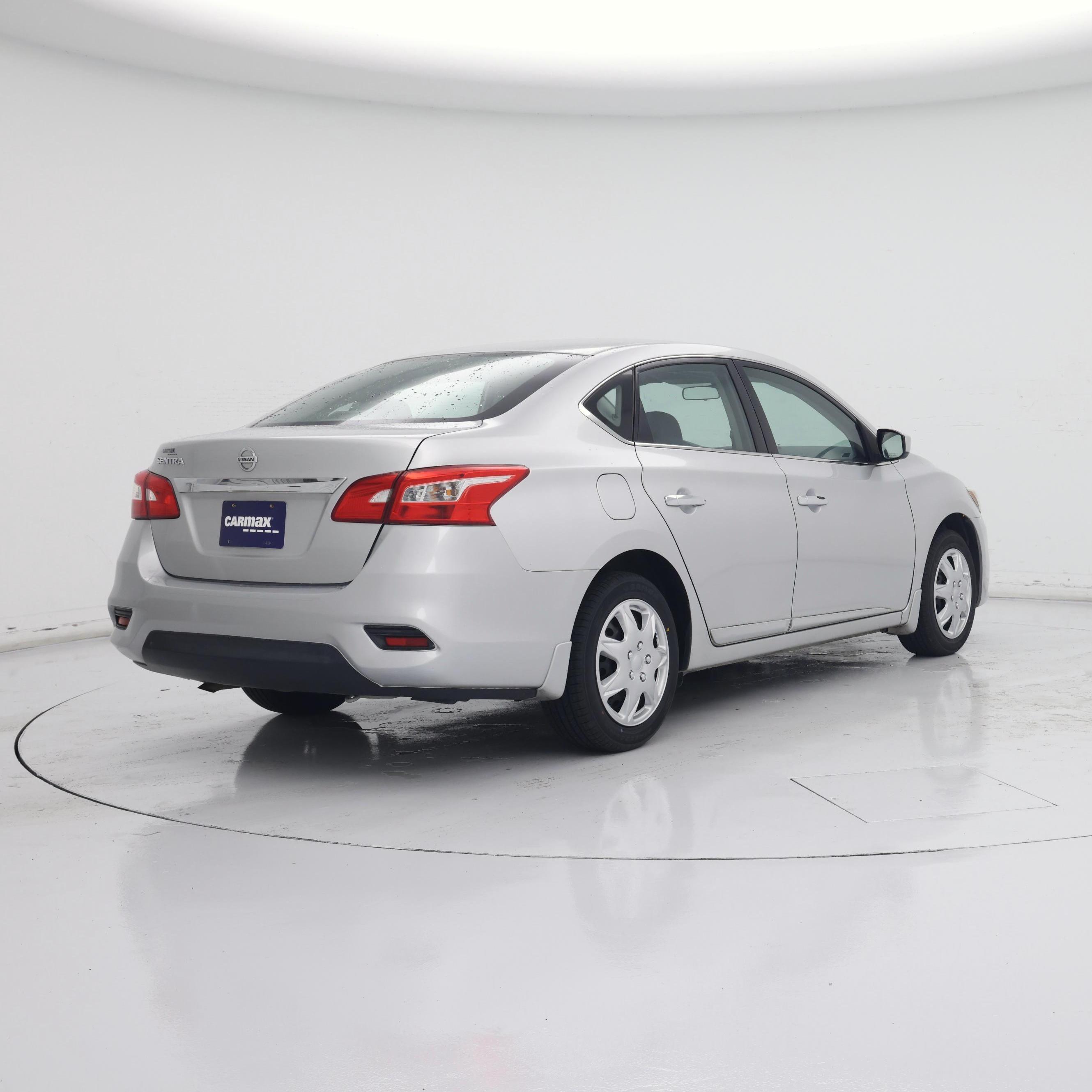Thumbnail: 2016 Nissan Sentra - 8
