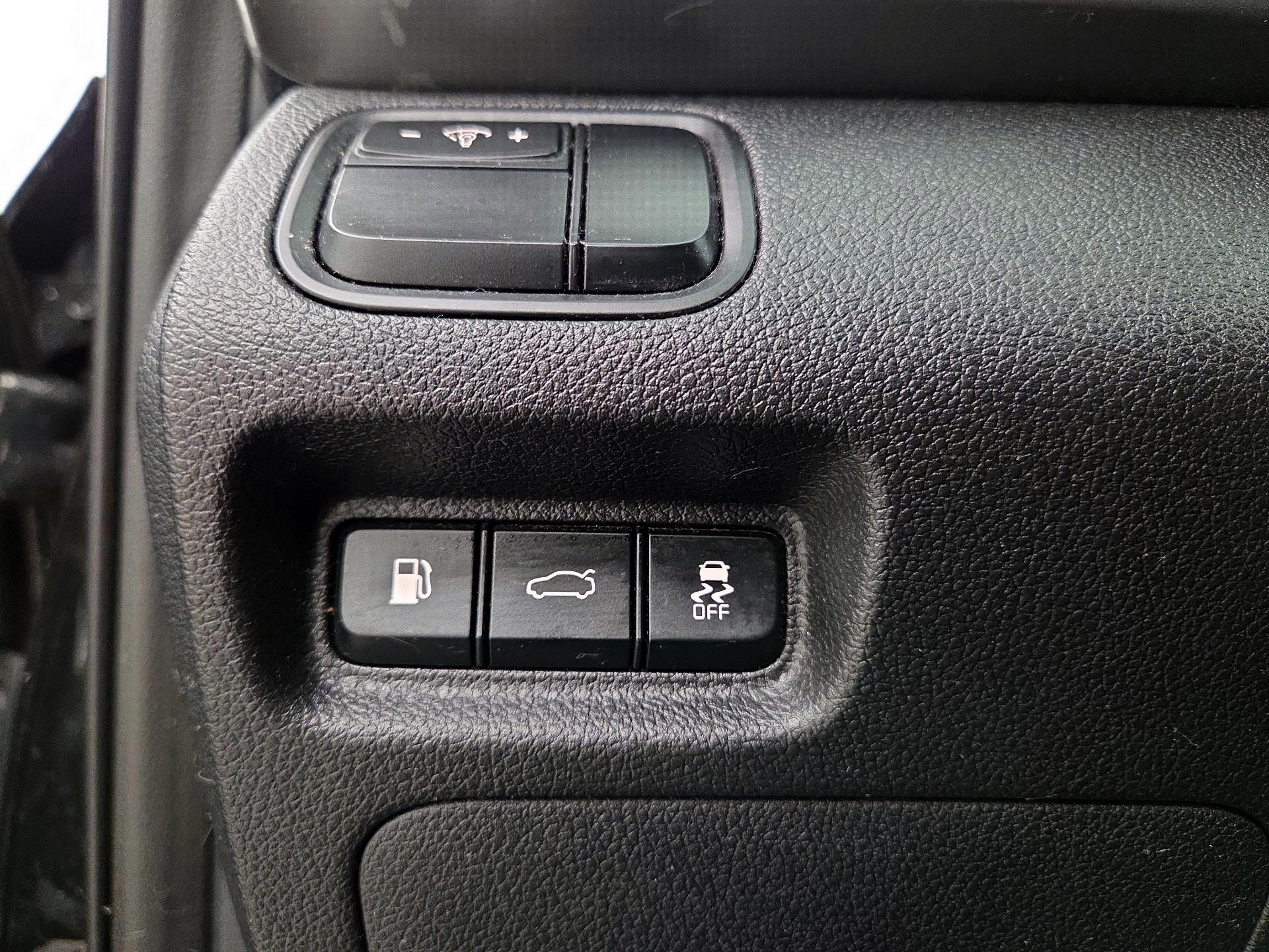 Thumbnail: 2017 Kia Optima - 13