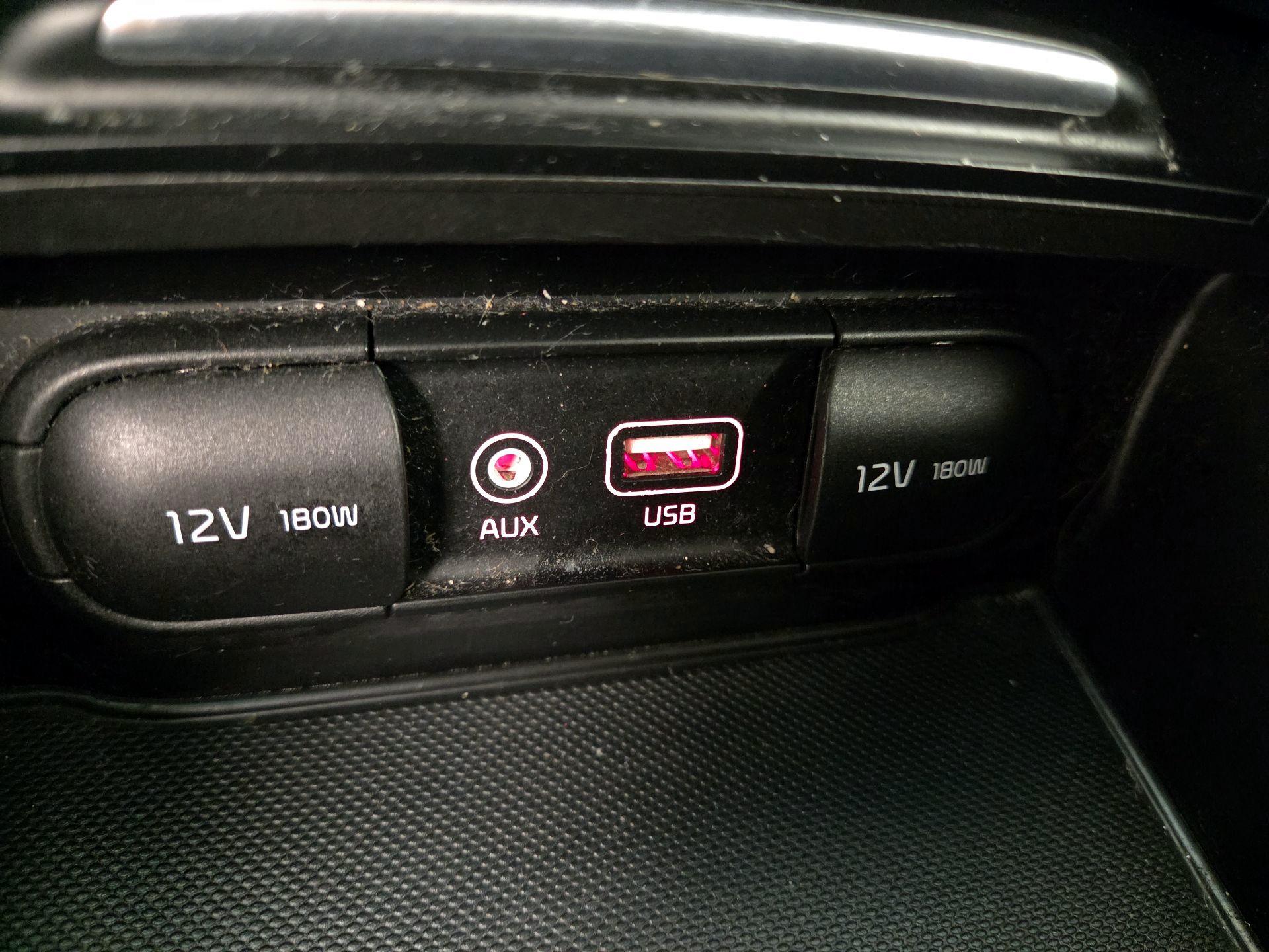 Thumbnail: 2017 Kia Optima - 18