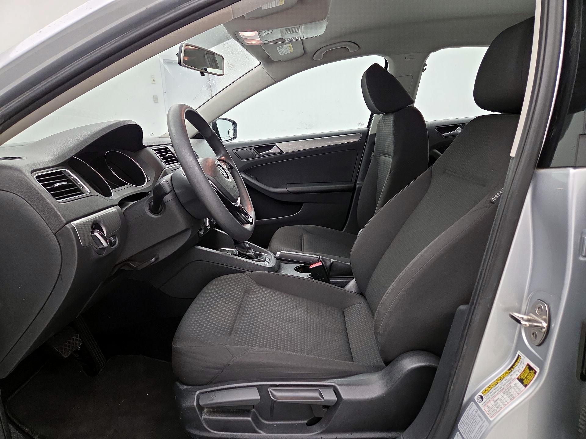 Thumbnail: 2015 Volkswagen Jetta - 11