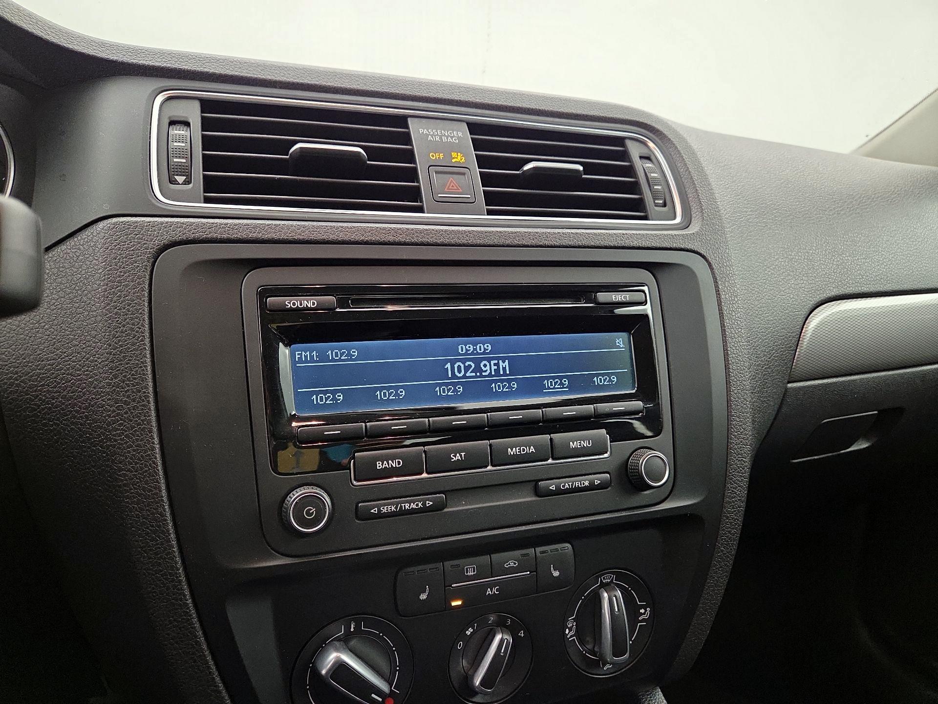 Thumbnail: 2015 Volkswagen Jetta - 13