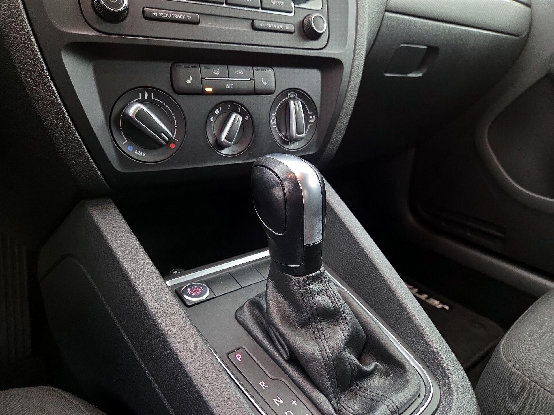 Thumbnail: 2015 Volkswagen Jetta - 15