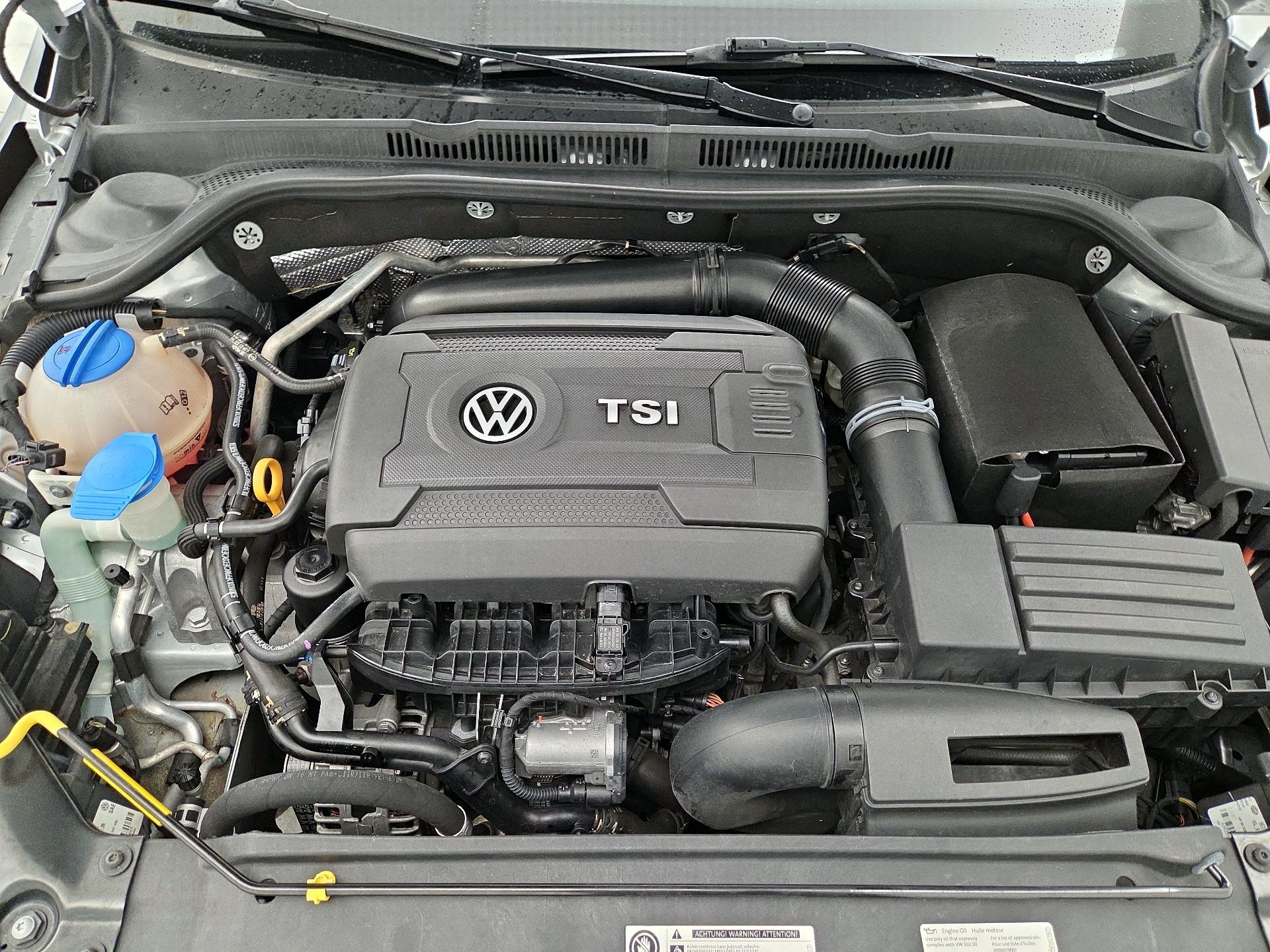 Thumbnail: 2015 Volkswagen Jetta - 18