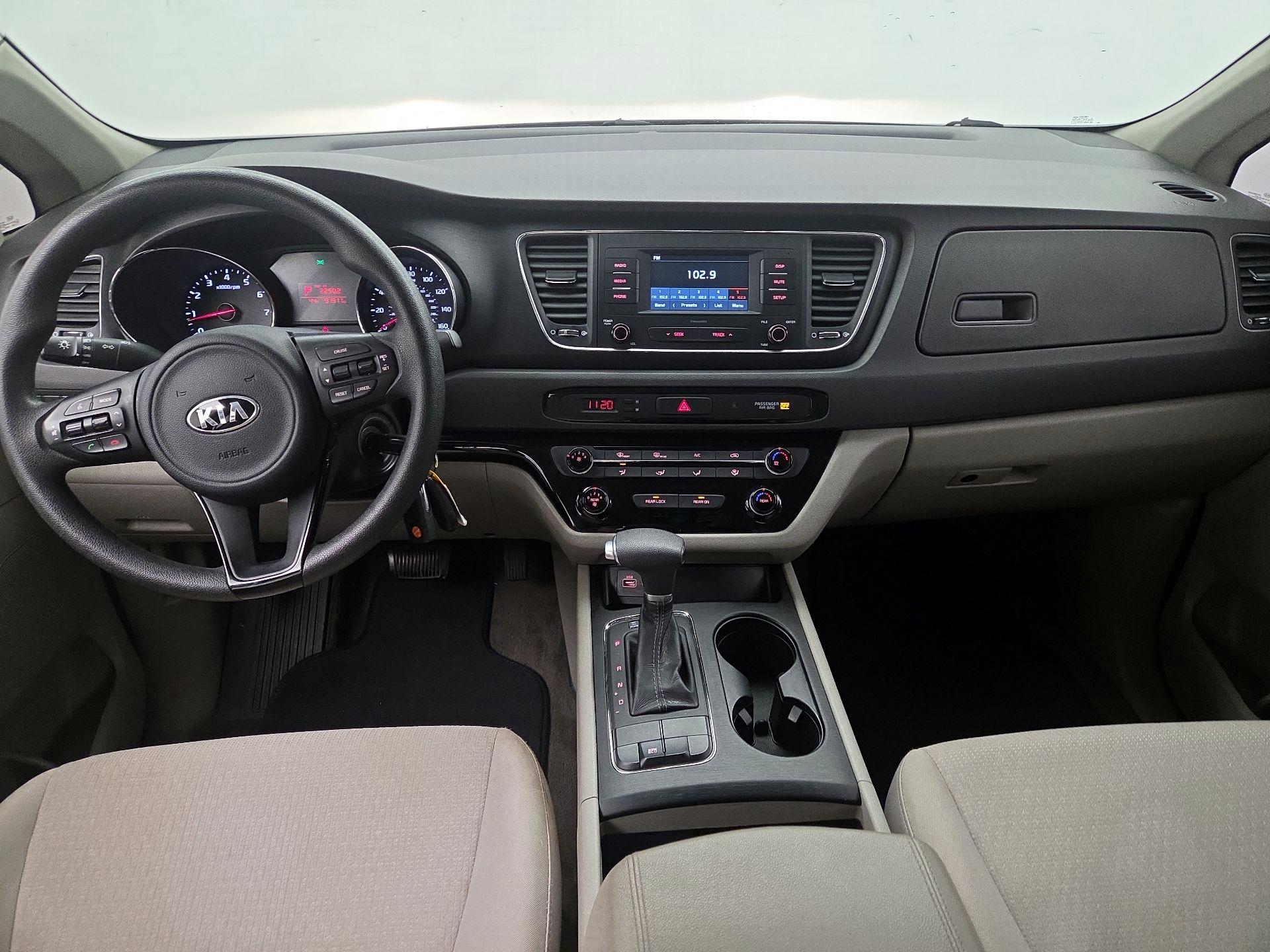 Thumbnail: 2017 Kia Sedona - 9