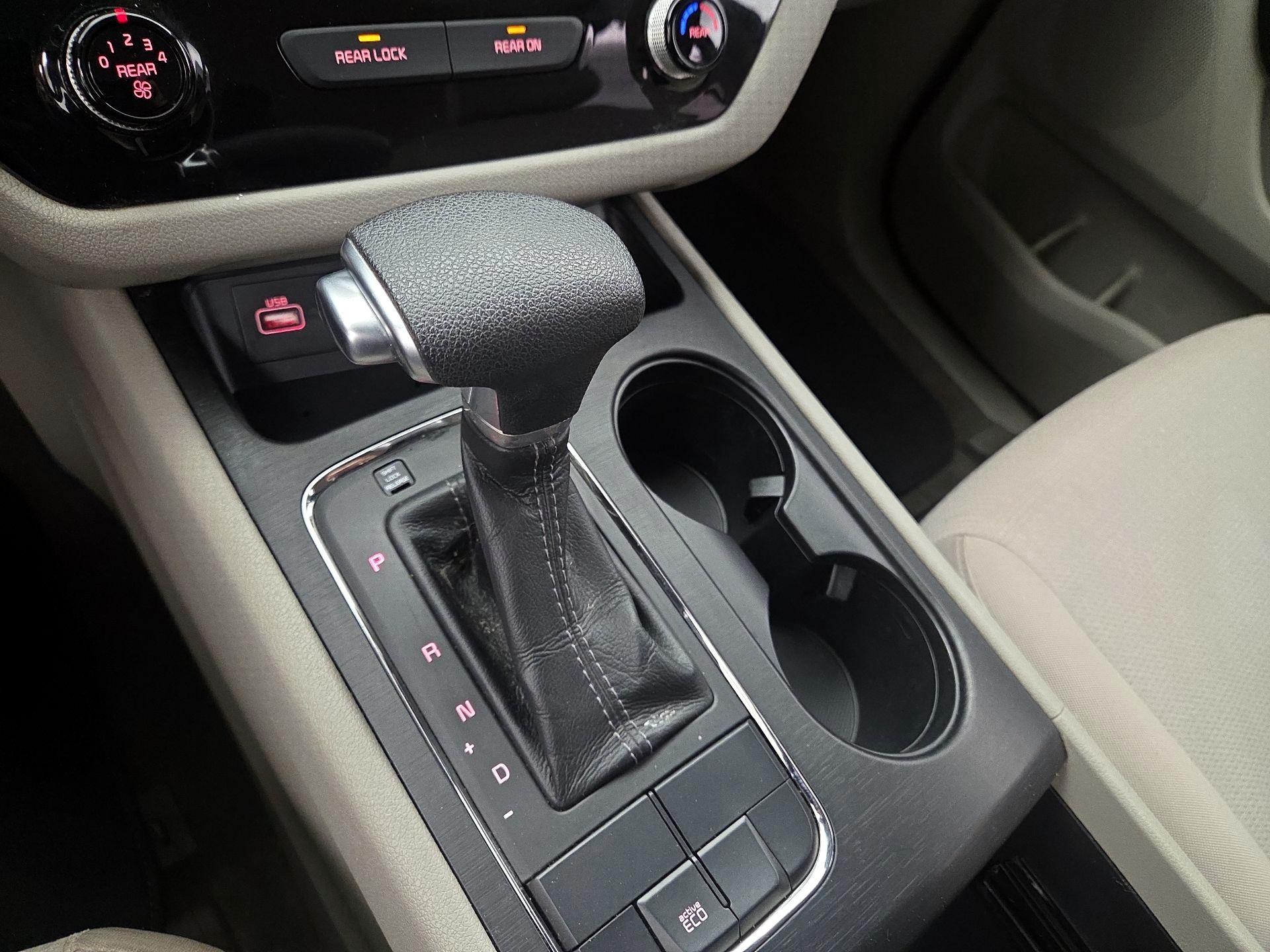 Thumbnail: 2017 Kia Sedona - 17