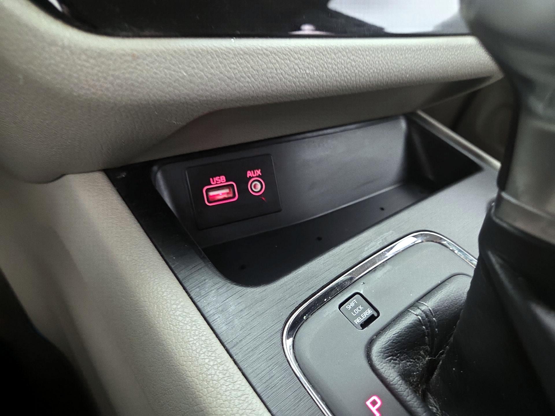 Thumbnail: 2017 Kia Sedona - 18