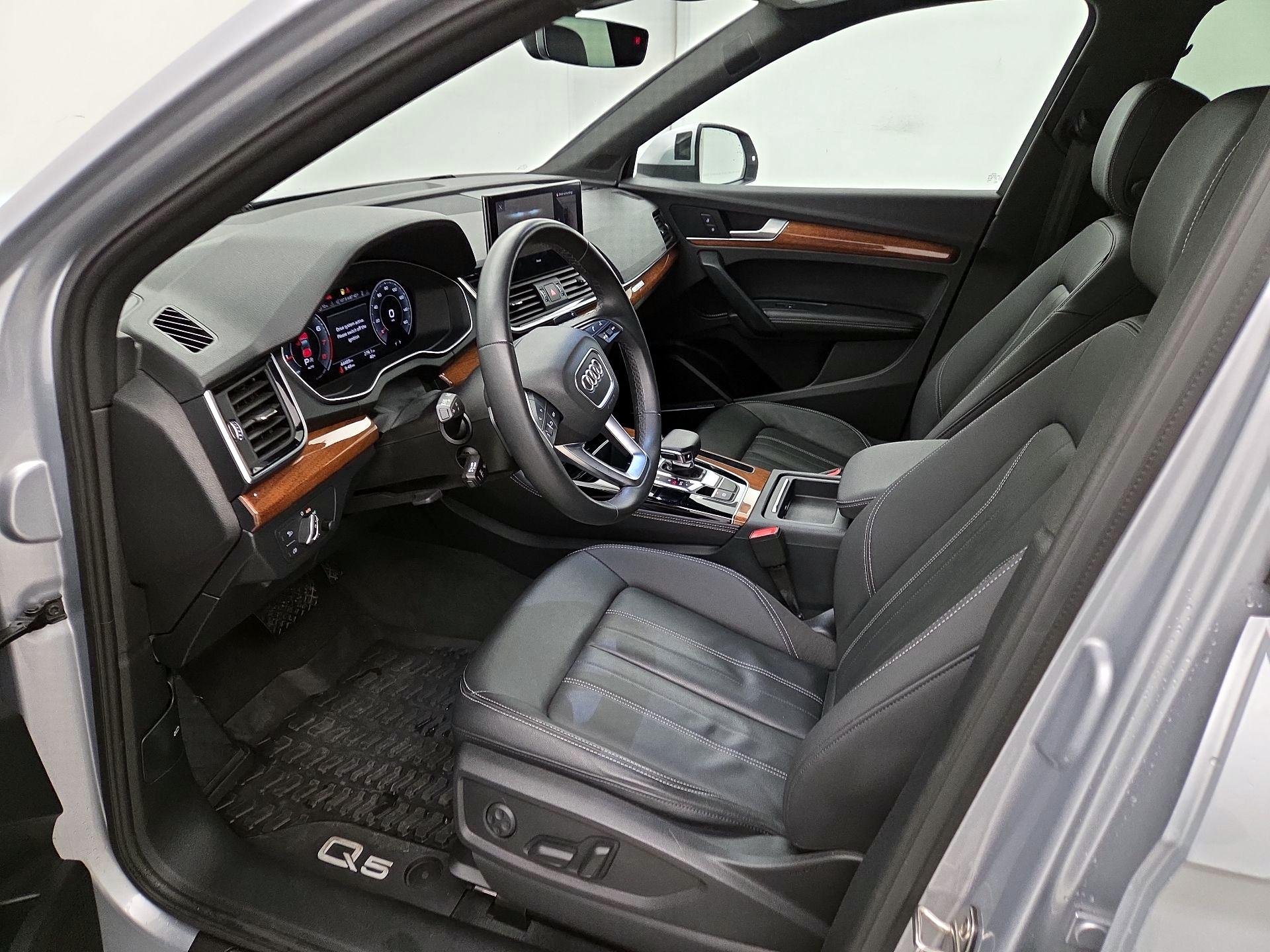 Thumbnail: 2022 Audi Q5 - 11