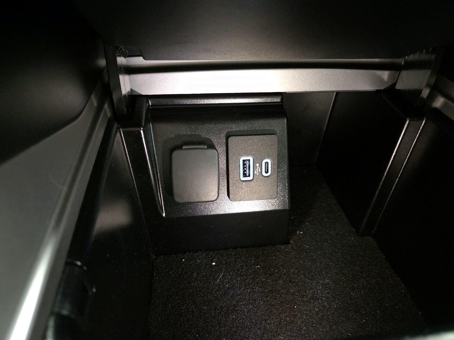 Thumbnail: 2021 Ford Explorer - 19