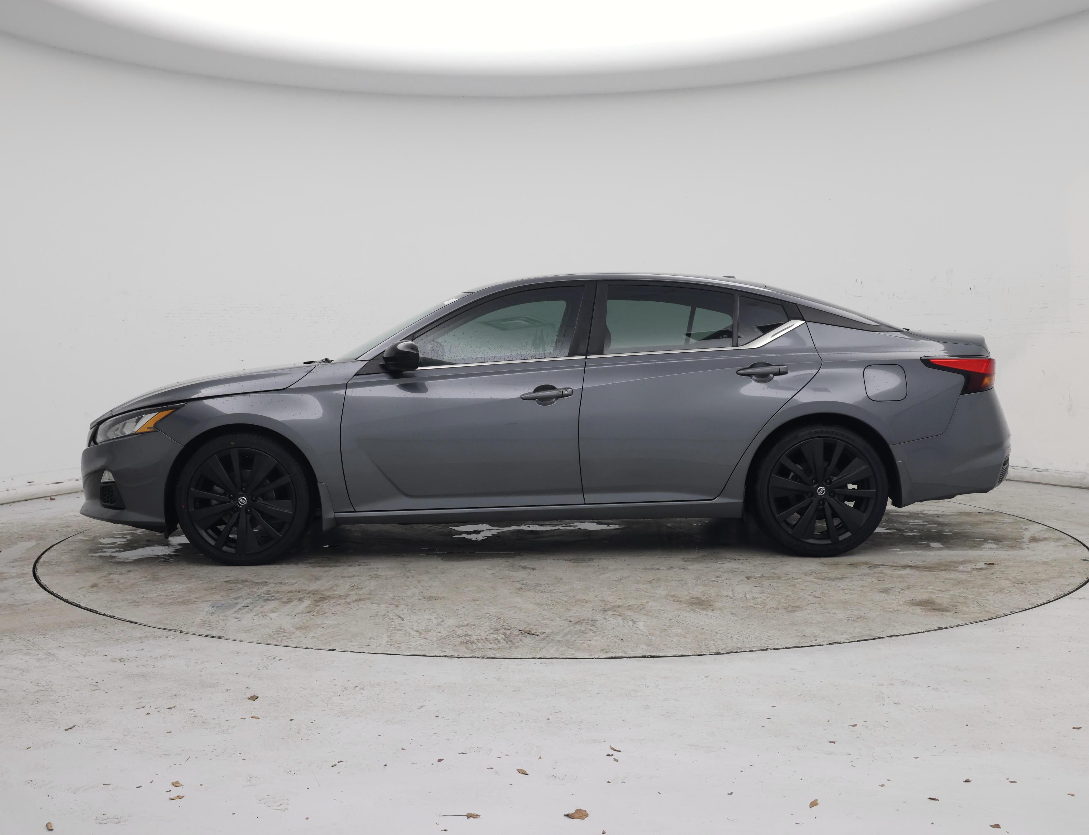 Thumbnail: 2021 Nissan Altima - 3