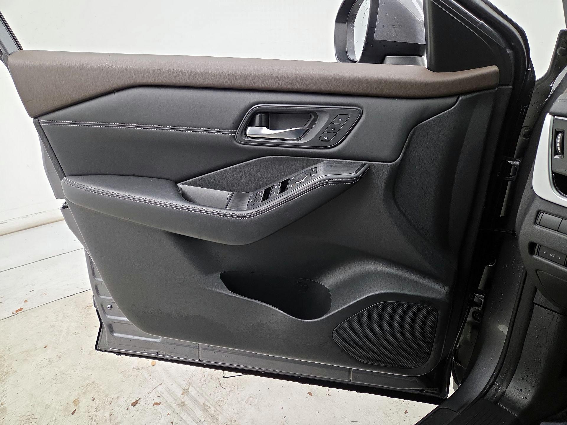 Thumbnail: 2023 Nissan Rogue - 12