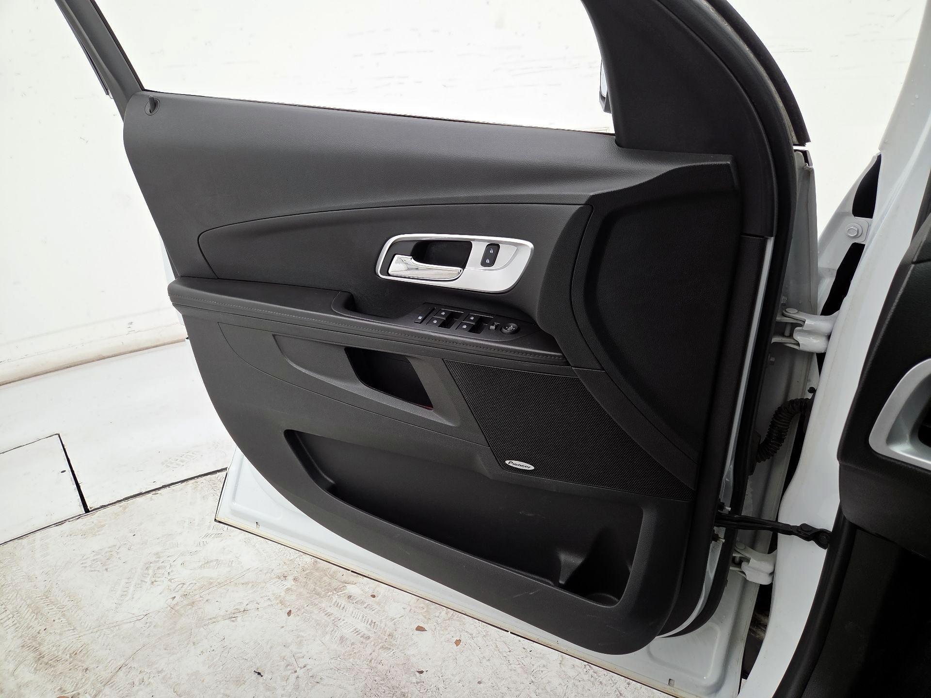 Thumbnail: 2016 Chevrolet Equinox - 12