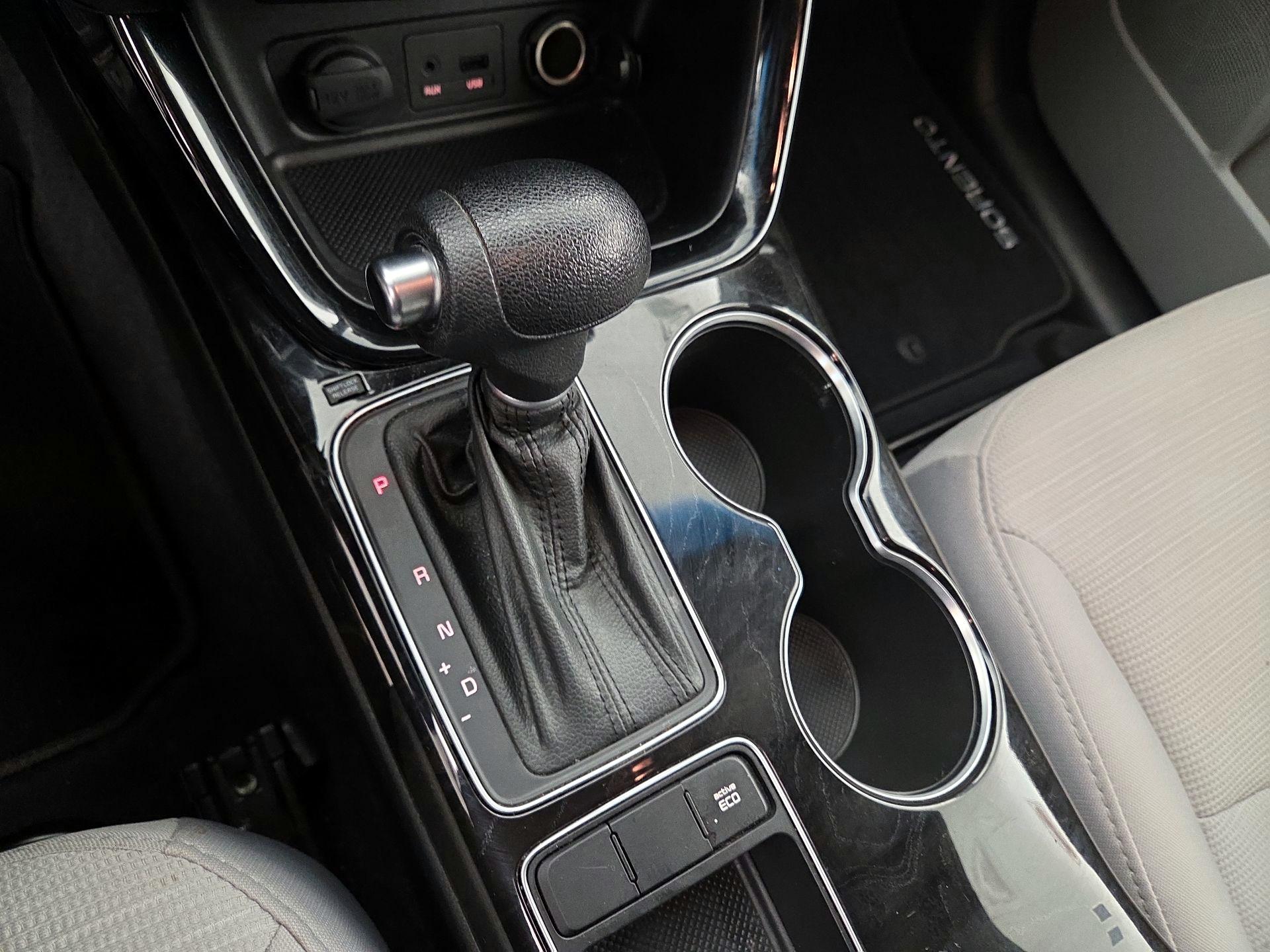 Thumbnail: 2014 Kia Sorento - 15