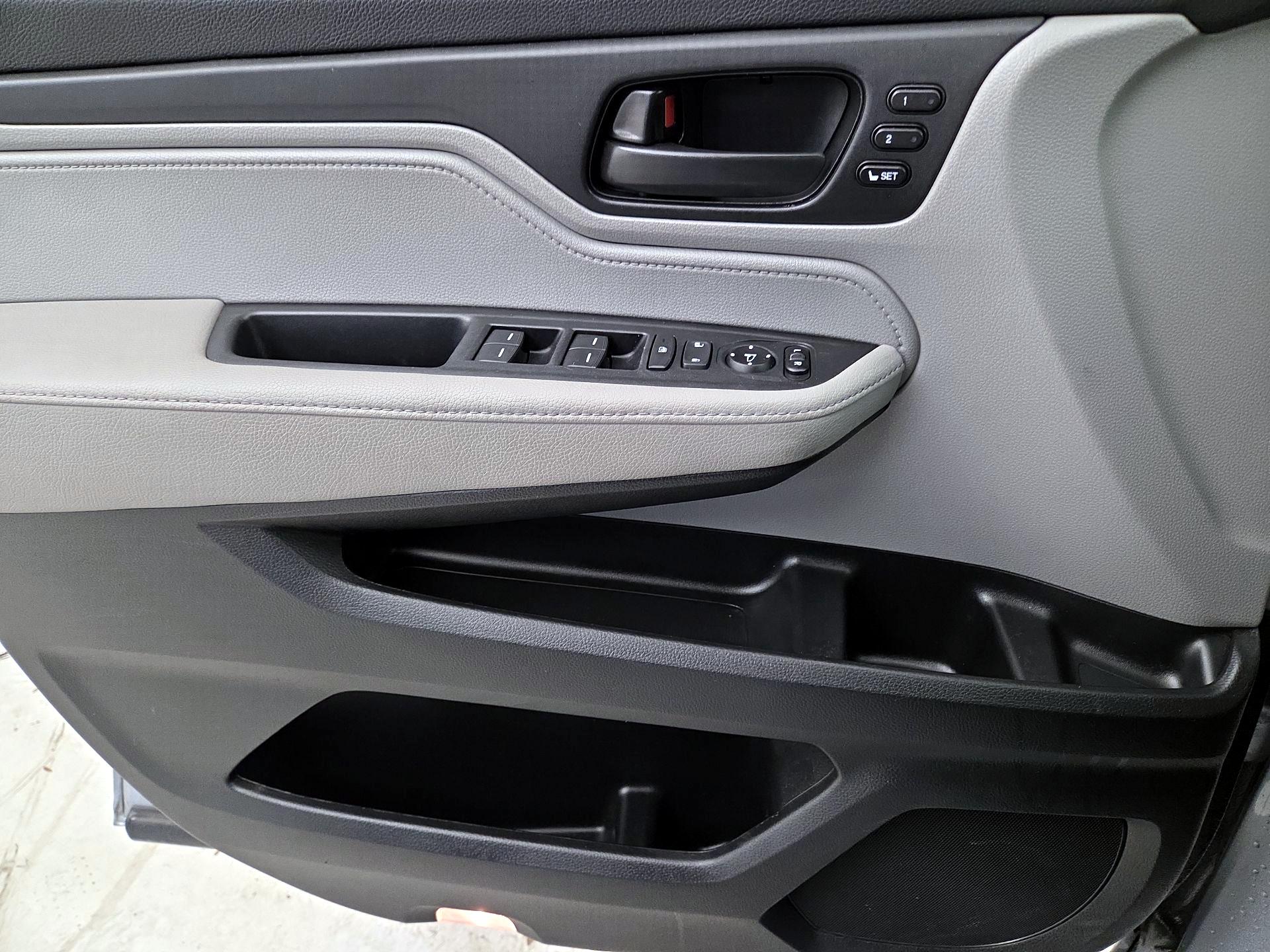 Thumbnail: 2020 Honda Odyssey - 12