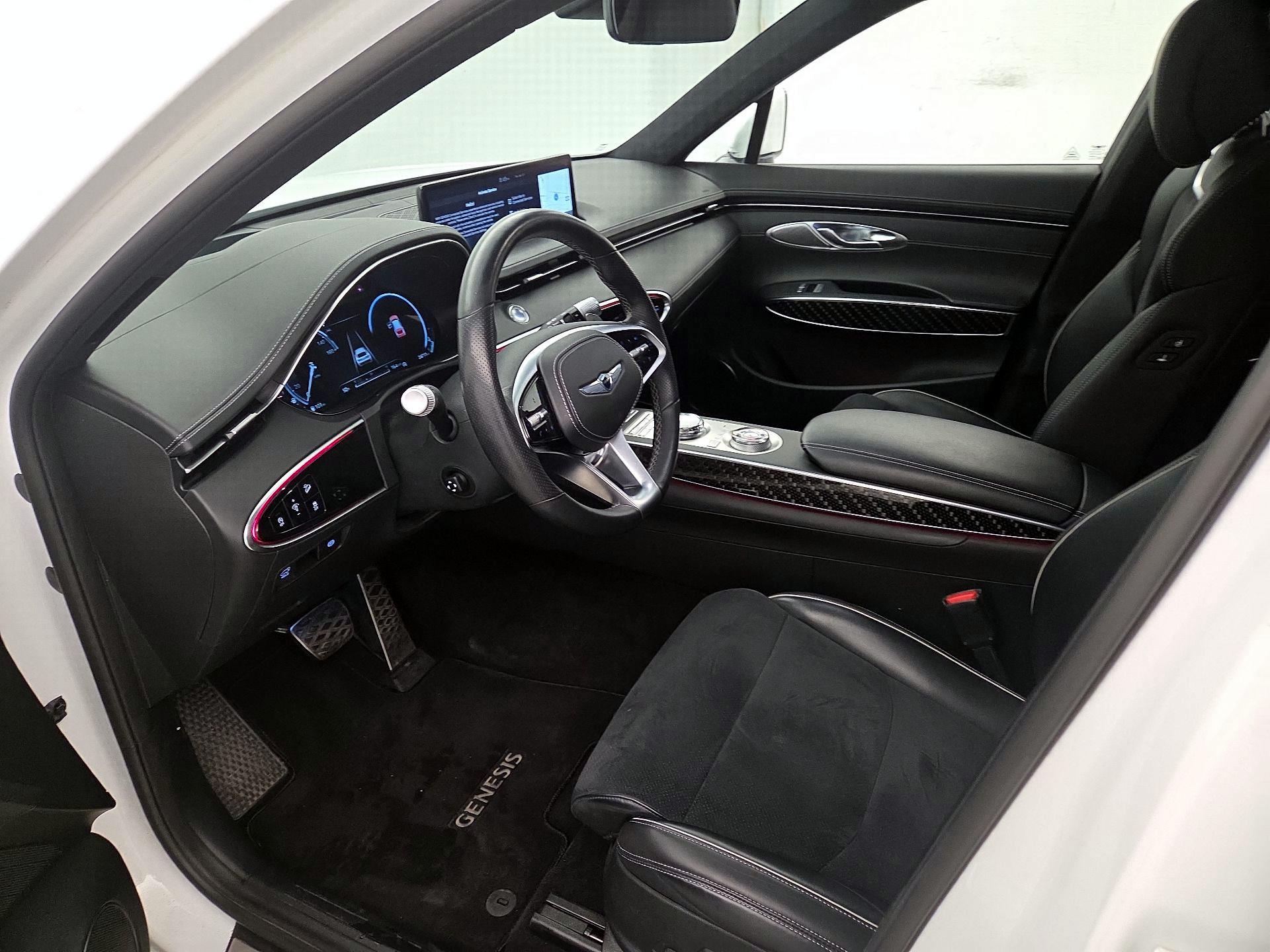 Thumbnail: 2022 Genesis GV70 - 11