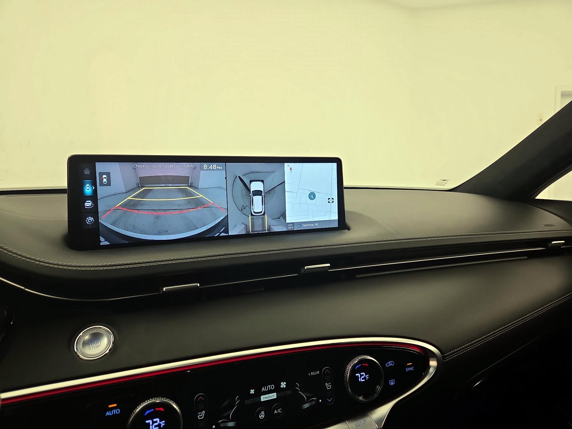 Thumbnail: 2022 Genesis GV70 - 14