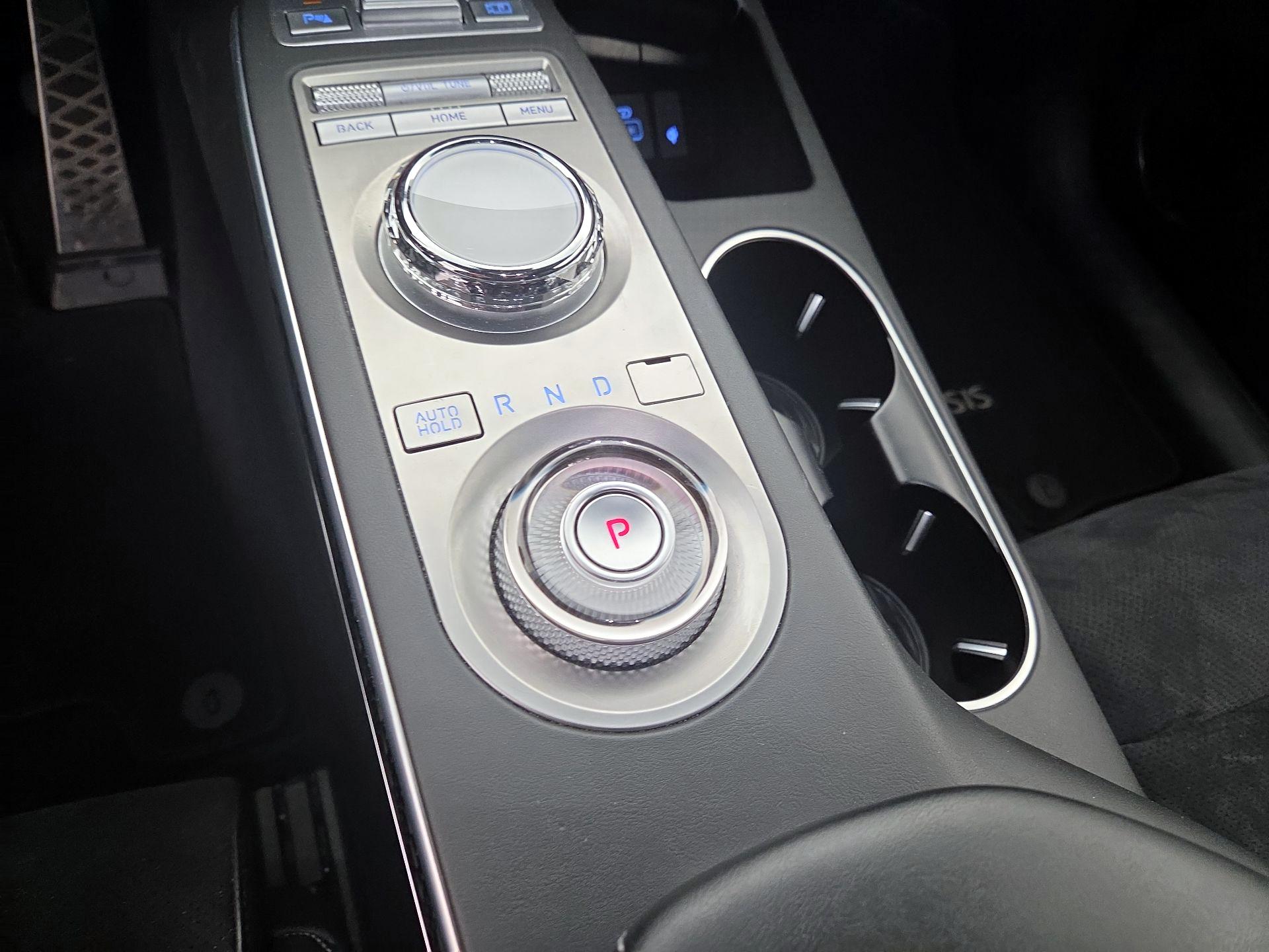 Thumbnail: 2022 Genesis GV70 - 17