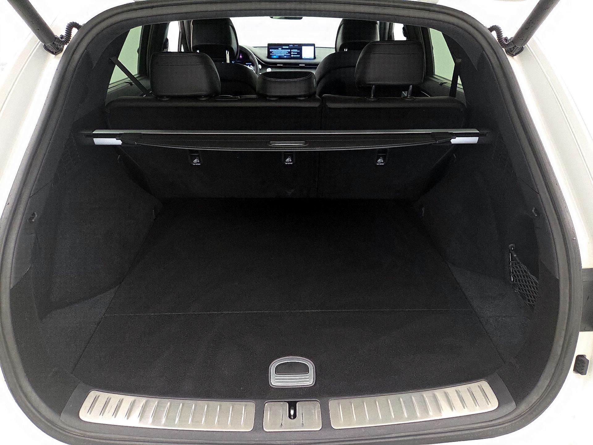 Thumbnail: 2022 Genesis GV70 - 20