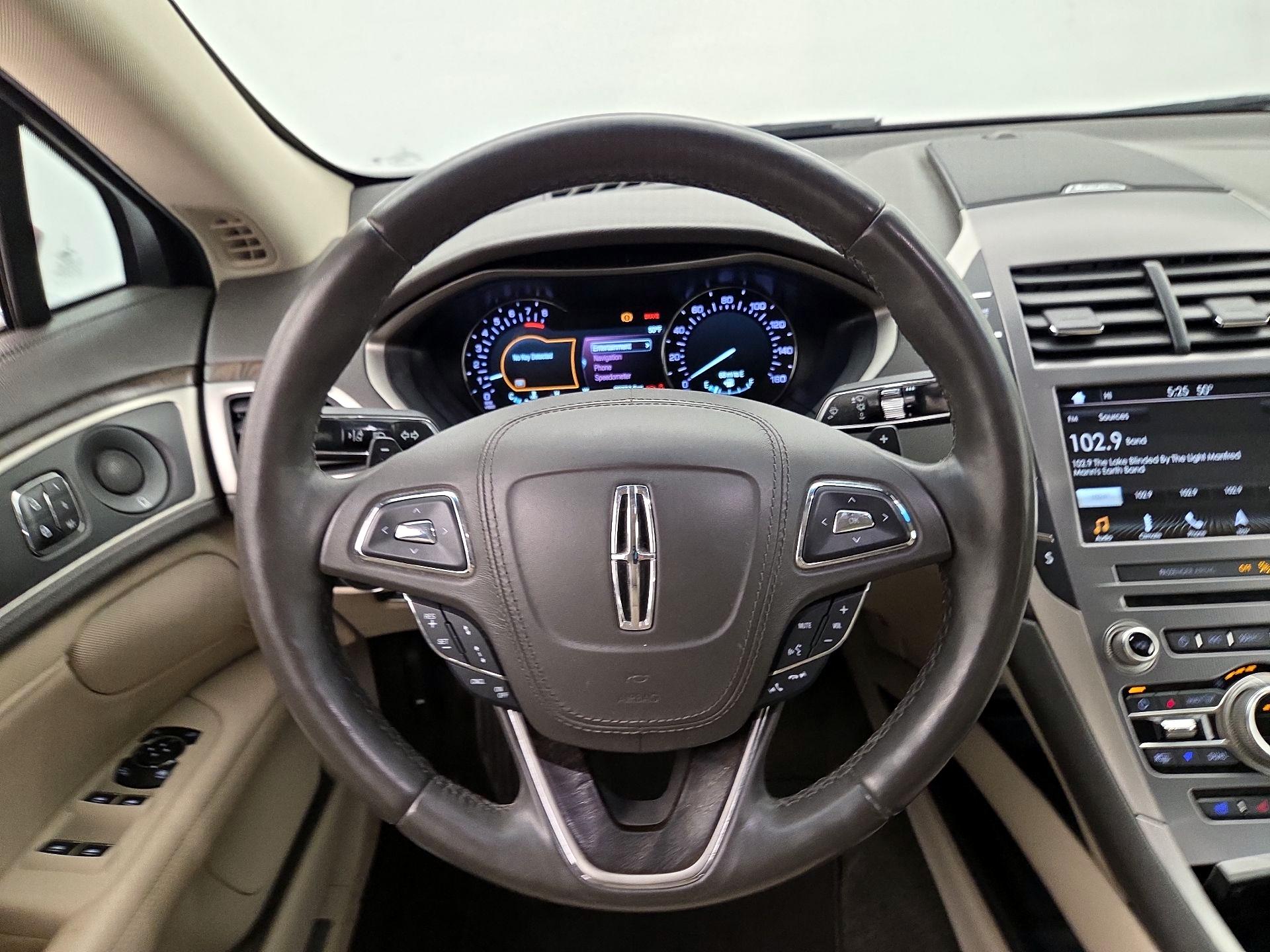 Thumbnail: 2019 Lincoln MKZ - 10