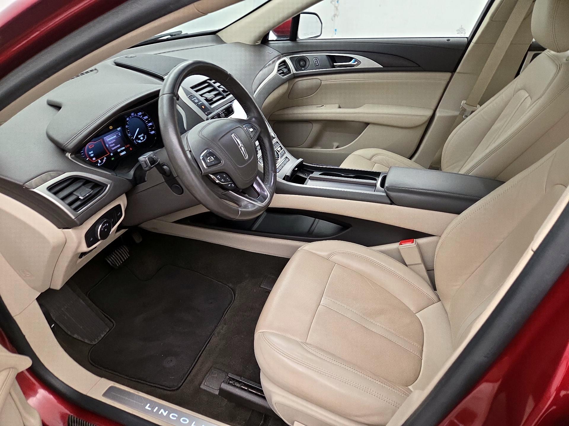 Thumbnail: 2019 Lincoln MKZ - 11