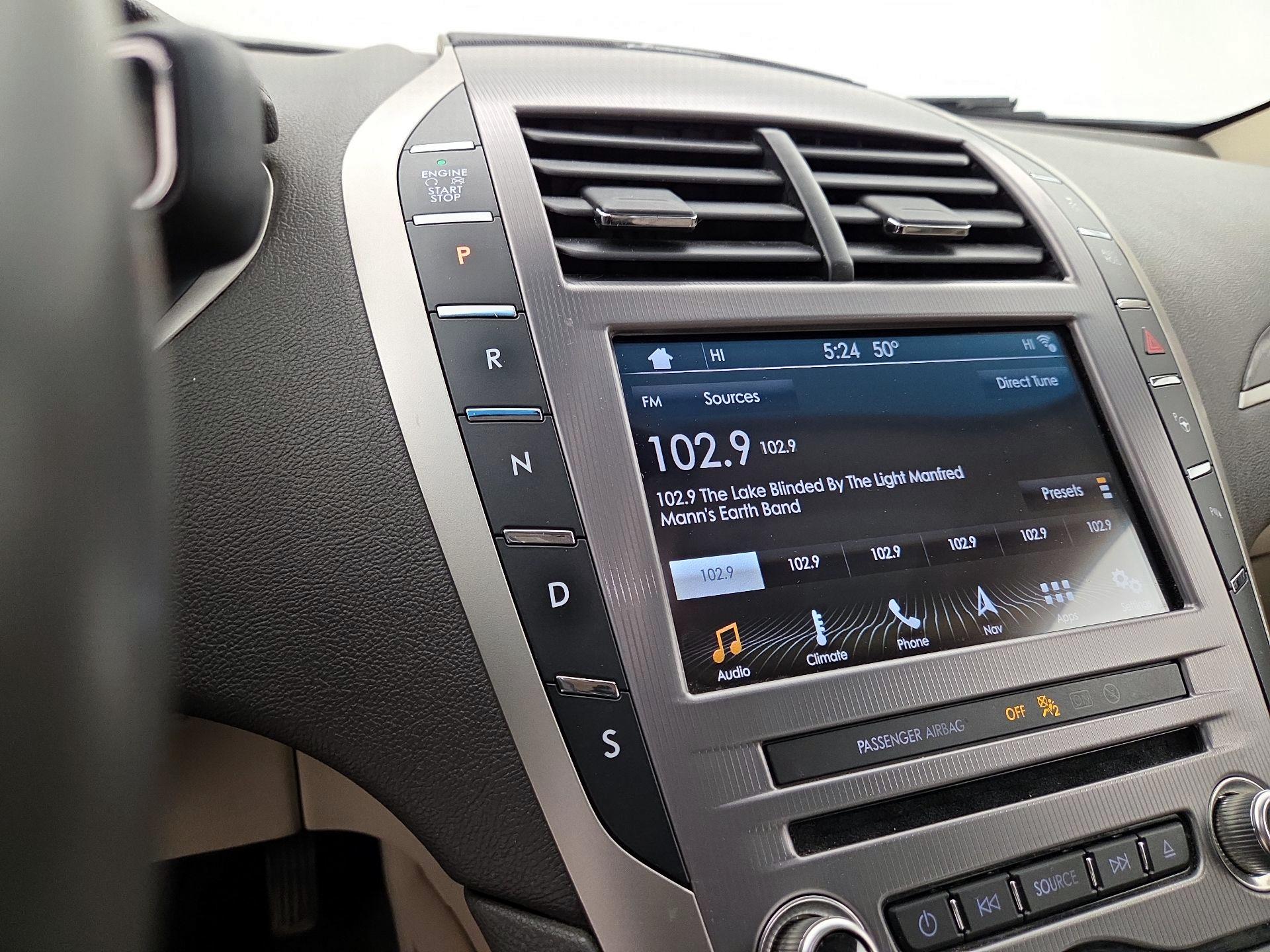 Thumbnail: 2019 Lincoln MKZ - 17