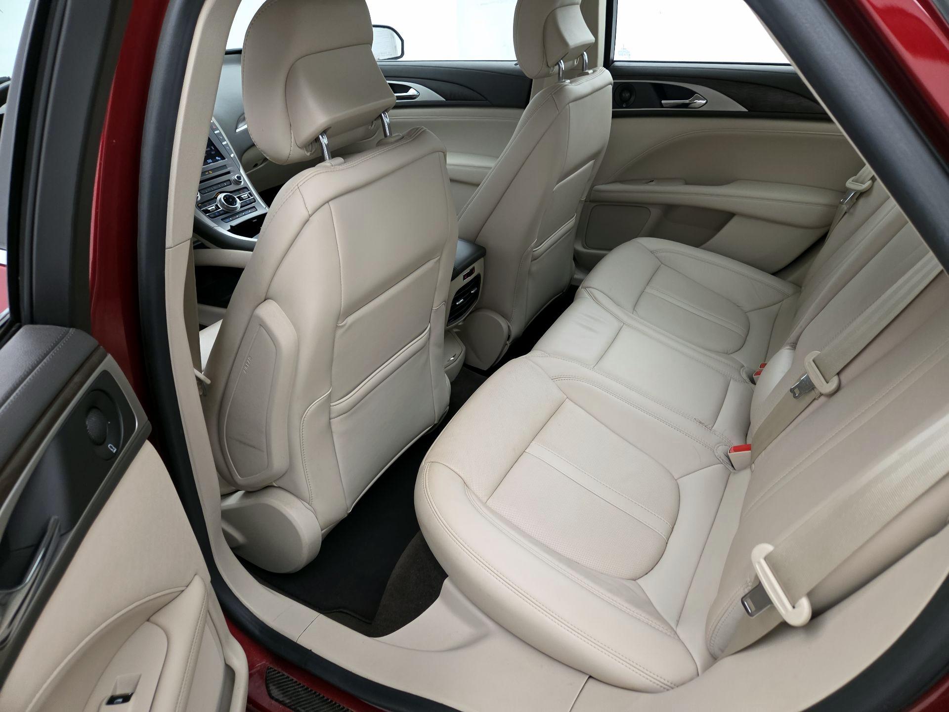 Thumbnail: 2019 Lincoln MKZ - 19