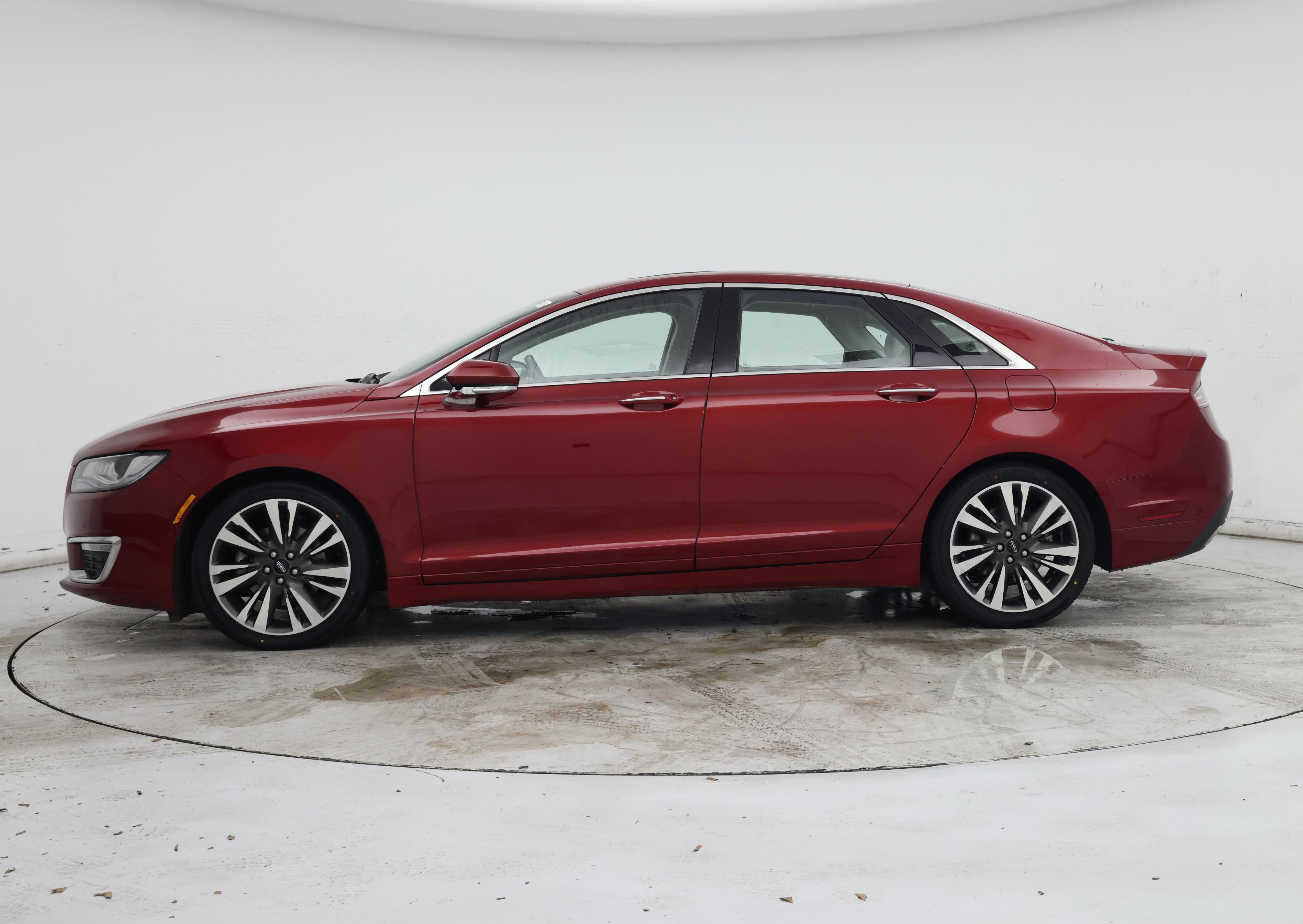 Thumbnail: 2019 Lincoln MKZ - 3